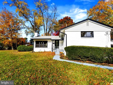 4722 Bristow Drive, Annandale, VA MLS: VAFX2279174