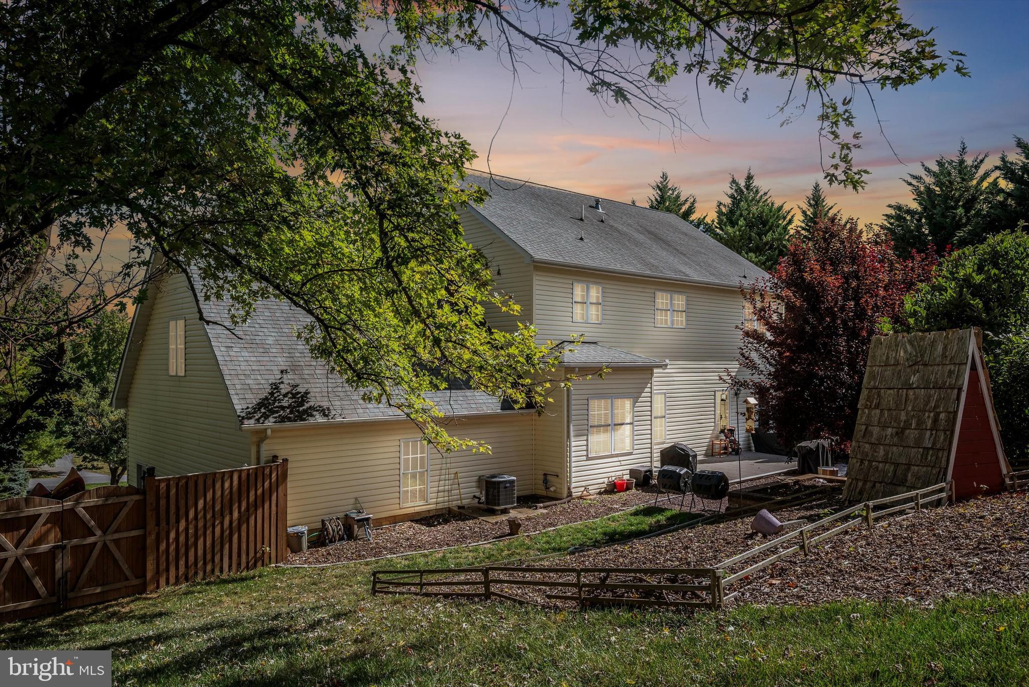 STONEBROOK FARMS - Residential