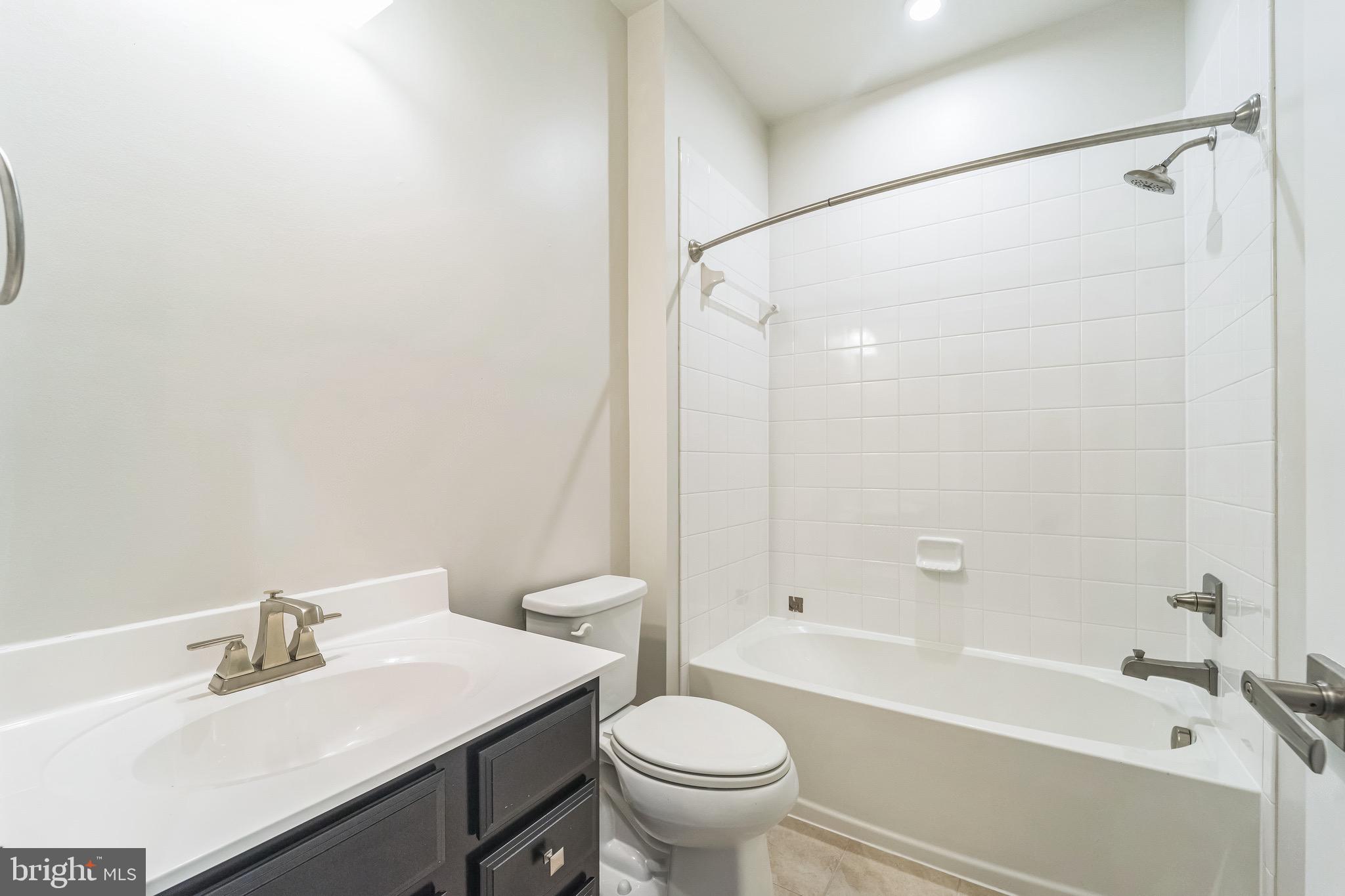 GREENLEIGH AT CROSSROADS - Residential Lease