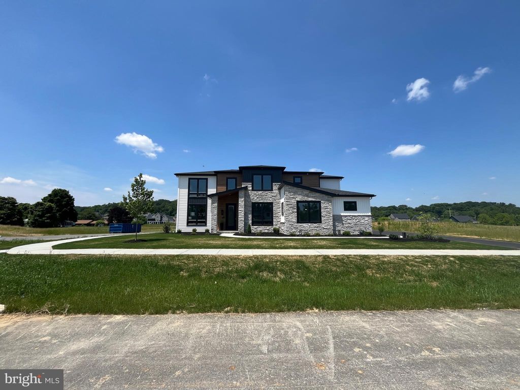 Photo of 515 Sierra Lane #65, Lancaster, PA 17601 (MLS # PALA2052362)