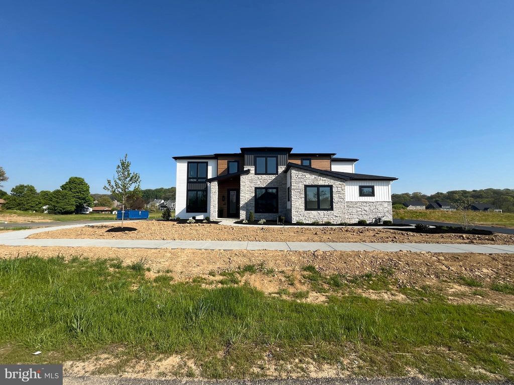 Photo of 515 Sierra Lane #65, Lancaster, PA 17601 (MLS # PALA2052362)