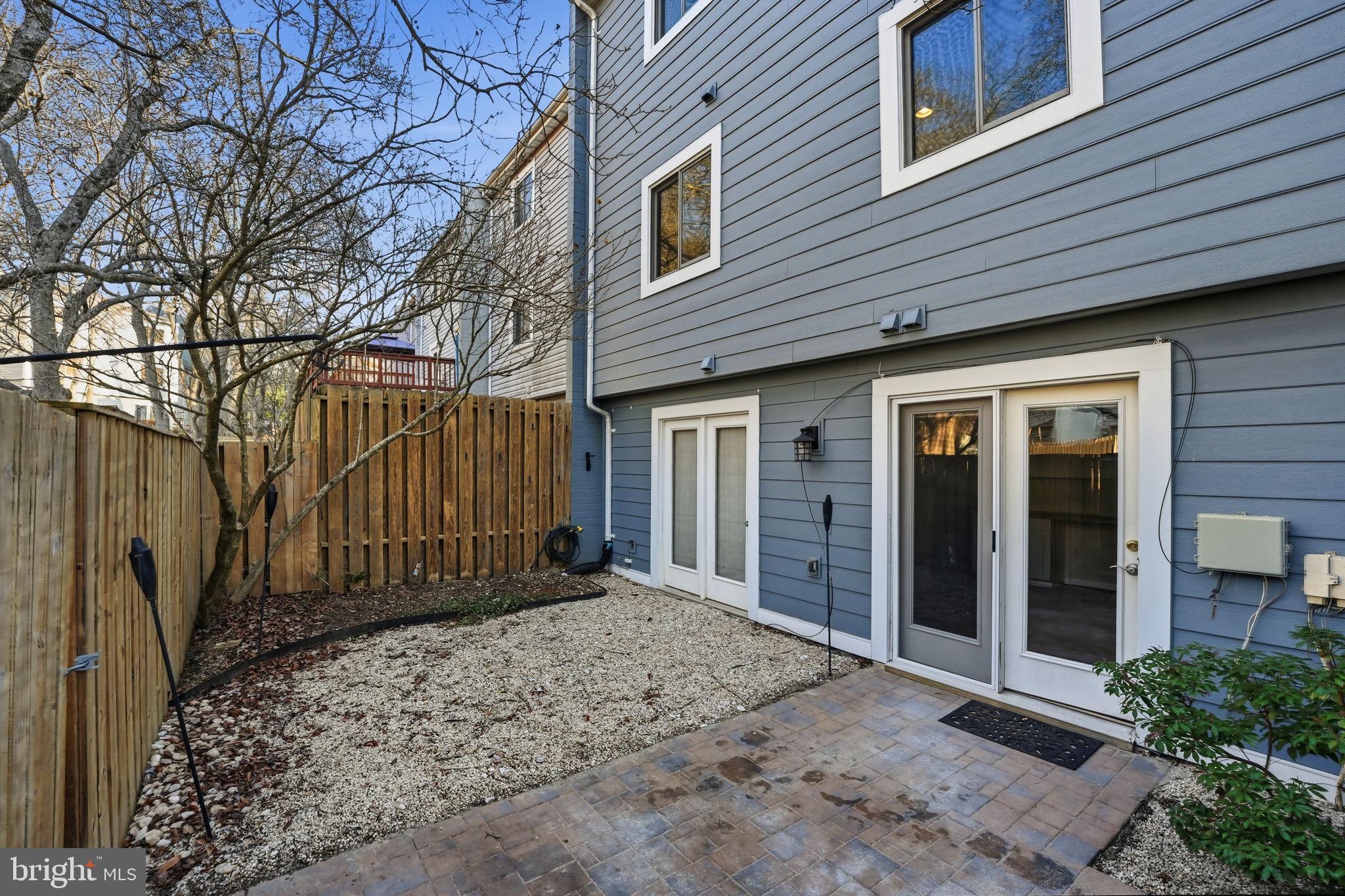 RESTON - Residential Lease