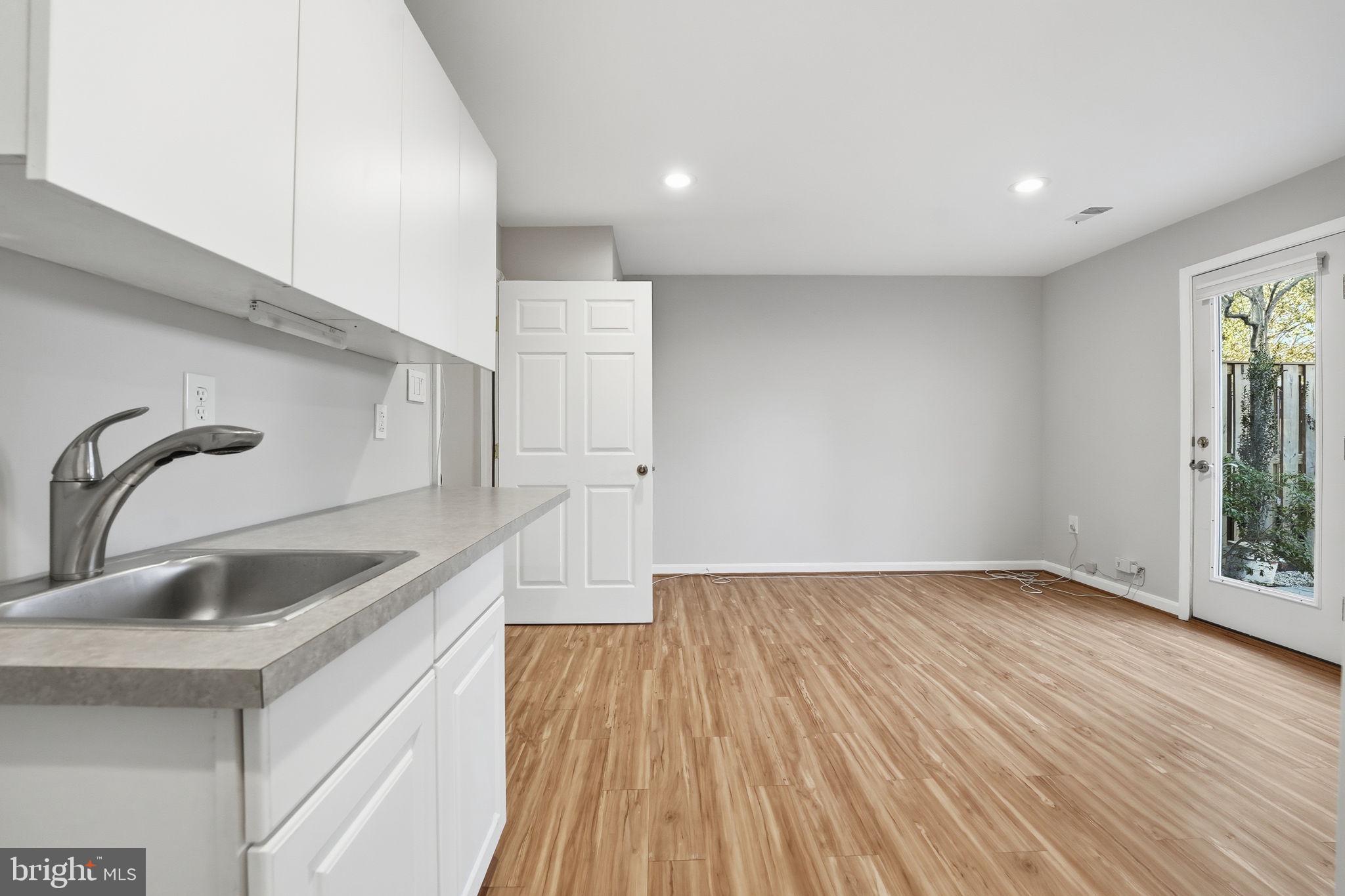 RESTON - Residential Lease