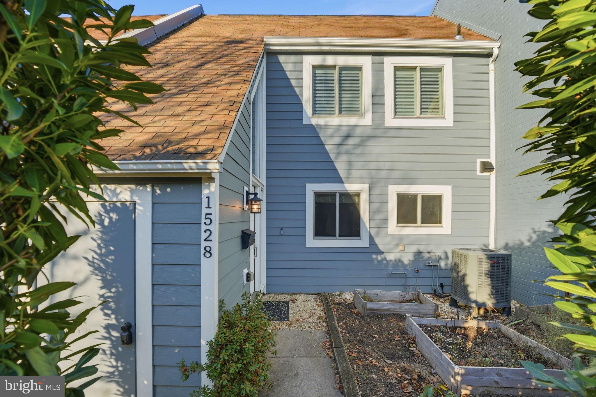 RESTON - Residential Lease