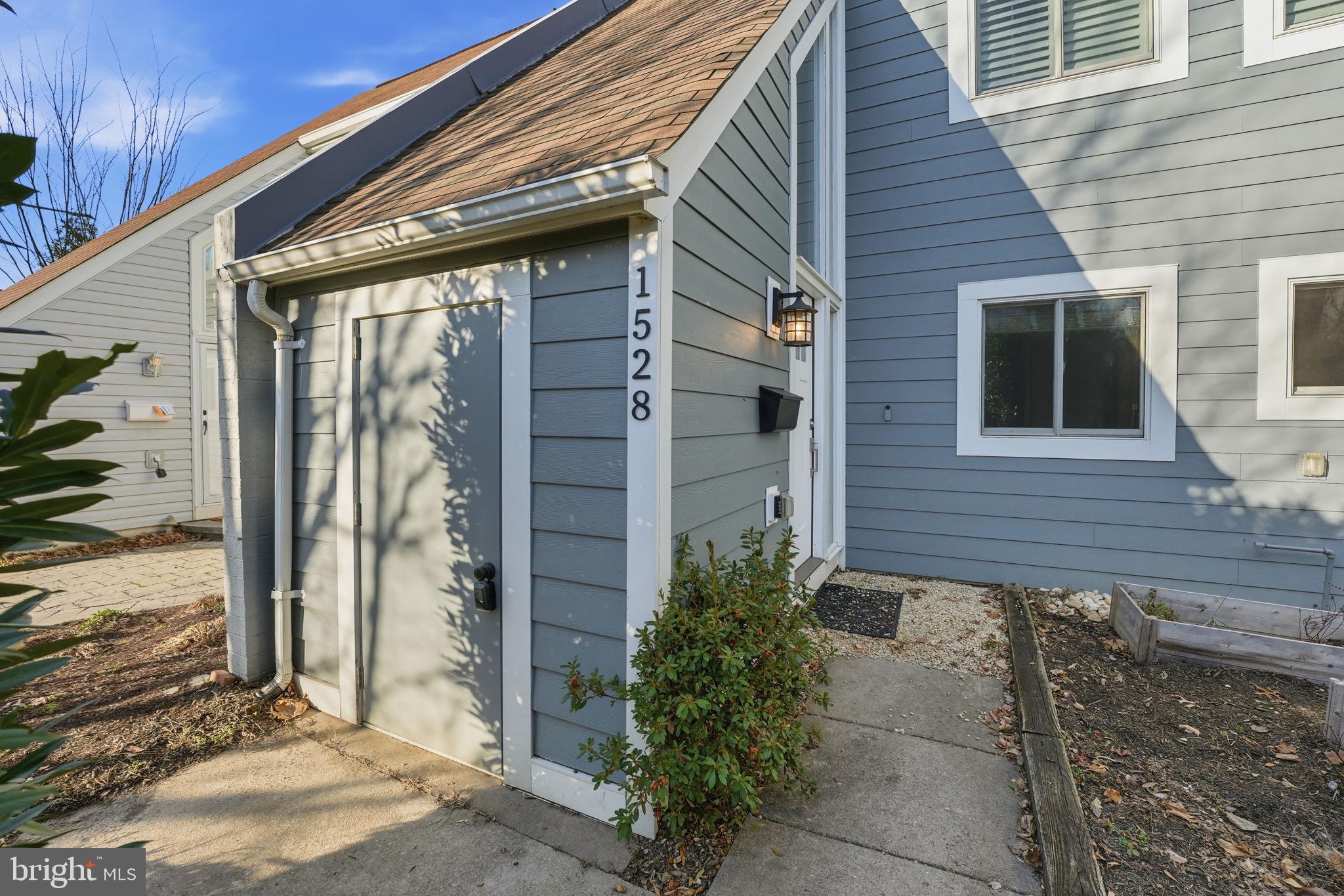 RESTON - Residential Lease