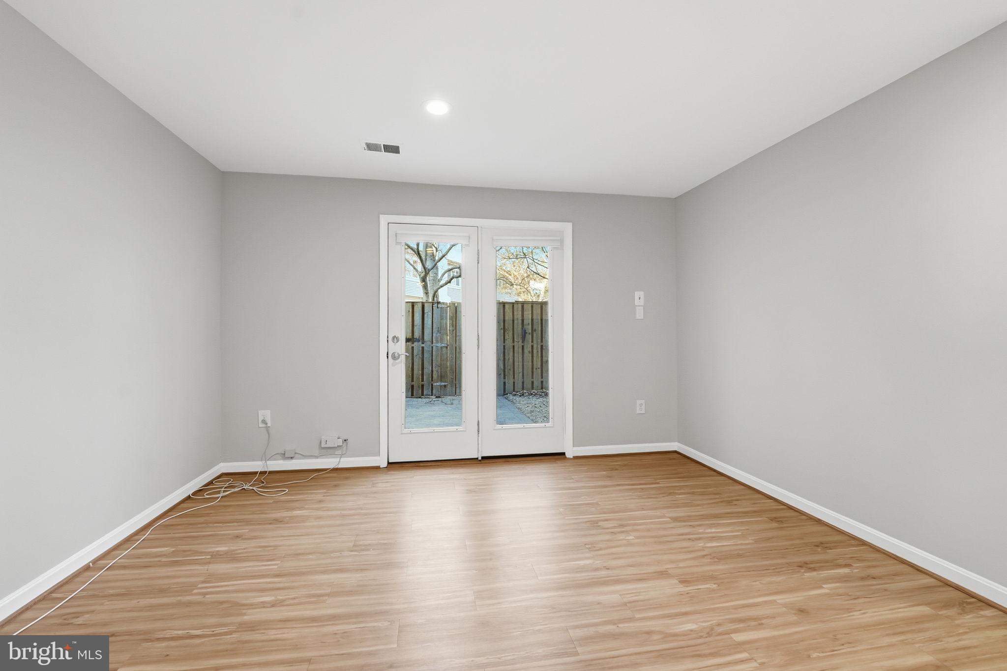 RESTON - Residential Lease