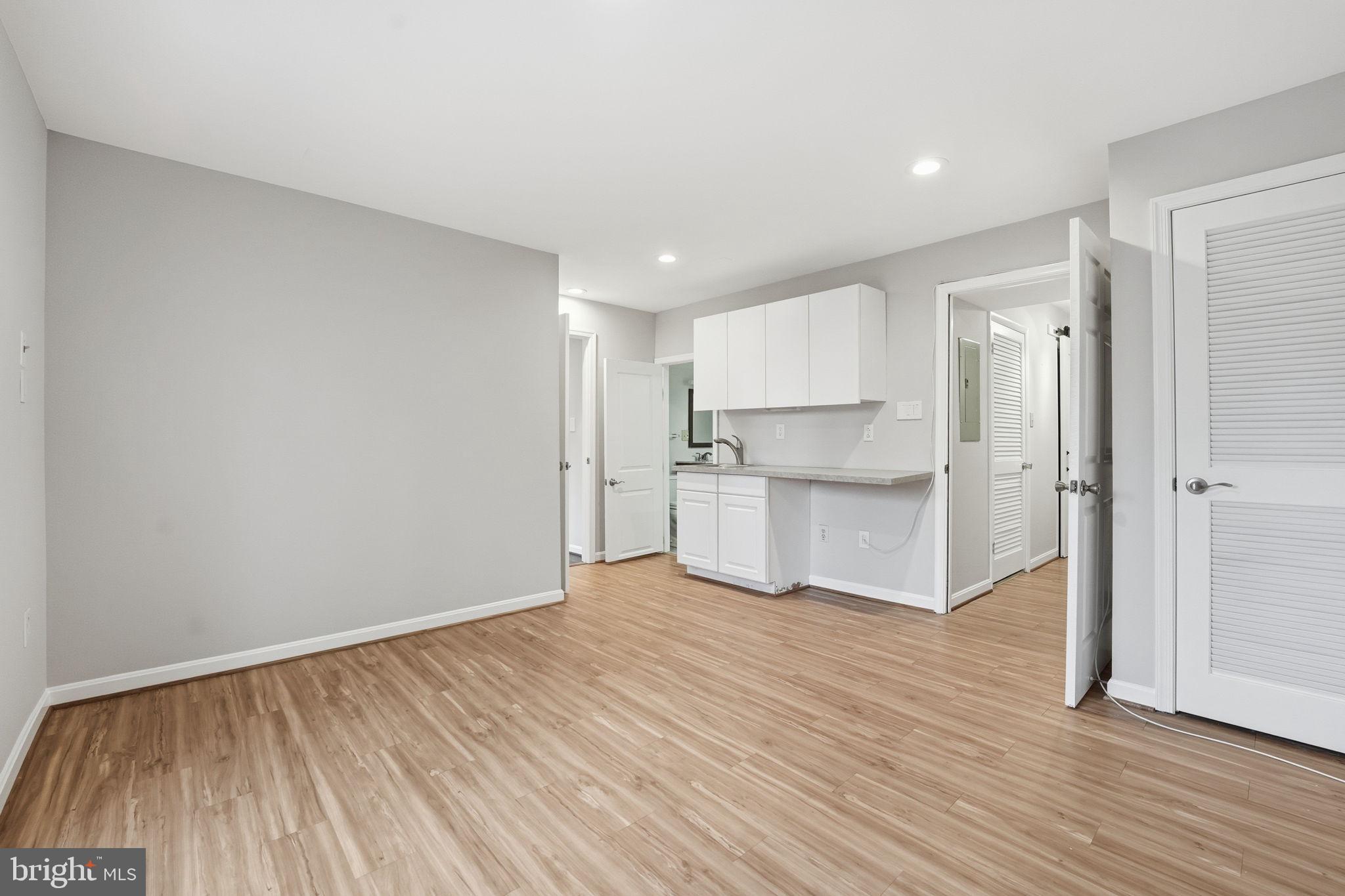 RESTON - Residential Lease