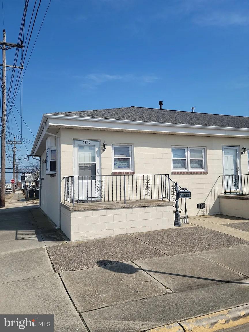 327 MAPLE AVENUE W C