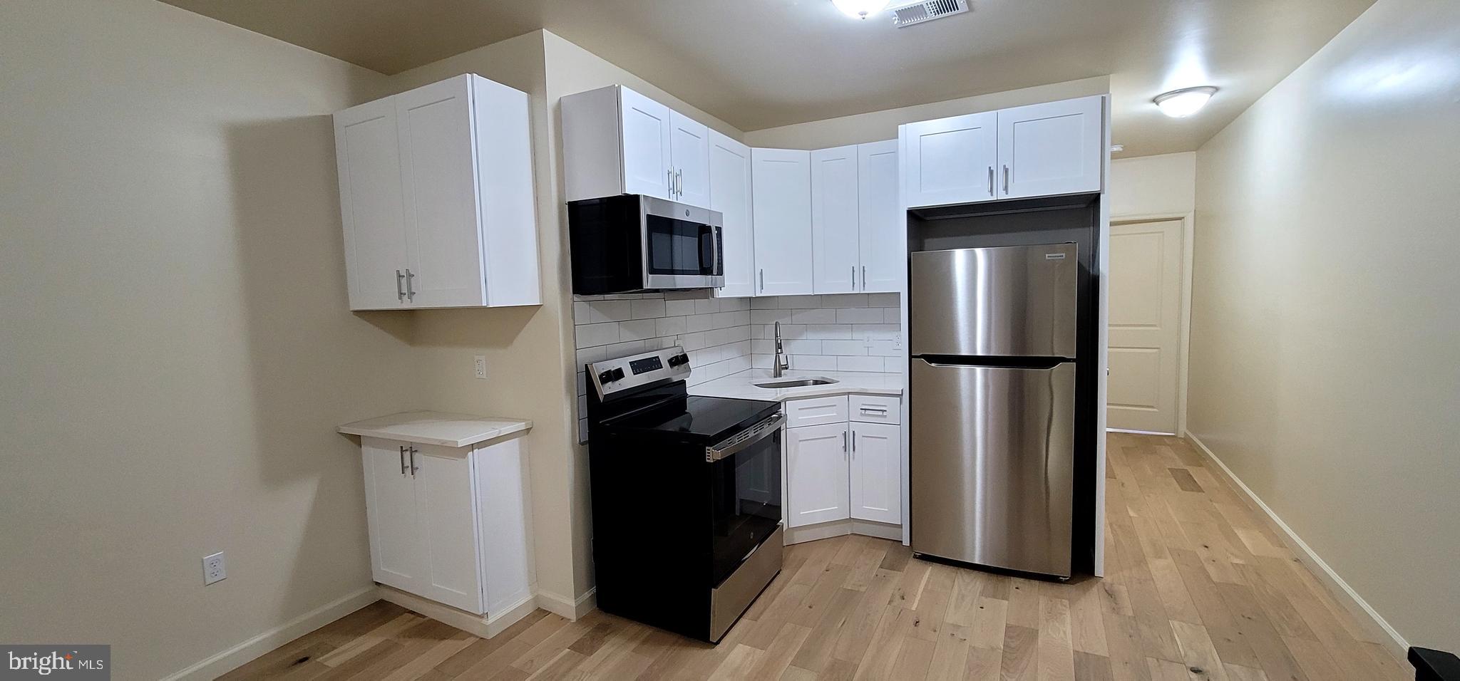 1219 W SILVER STREET 2ND FLOOR