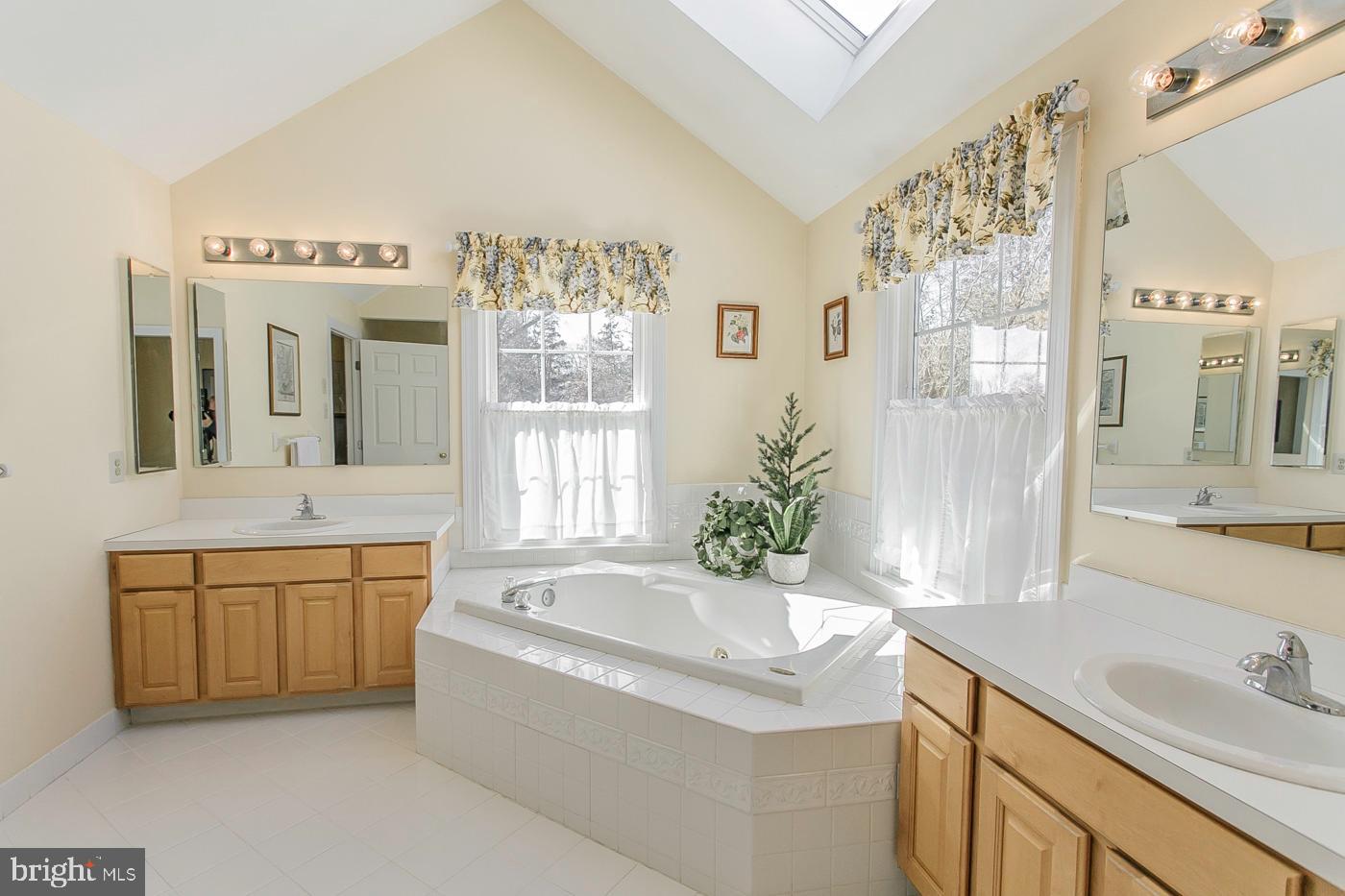 OAKHURST - Residential