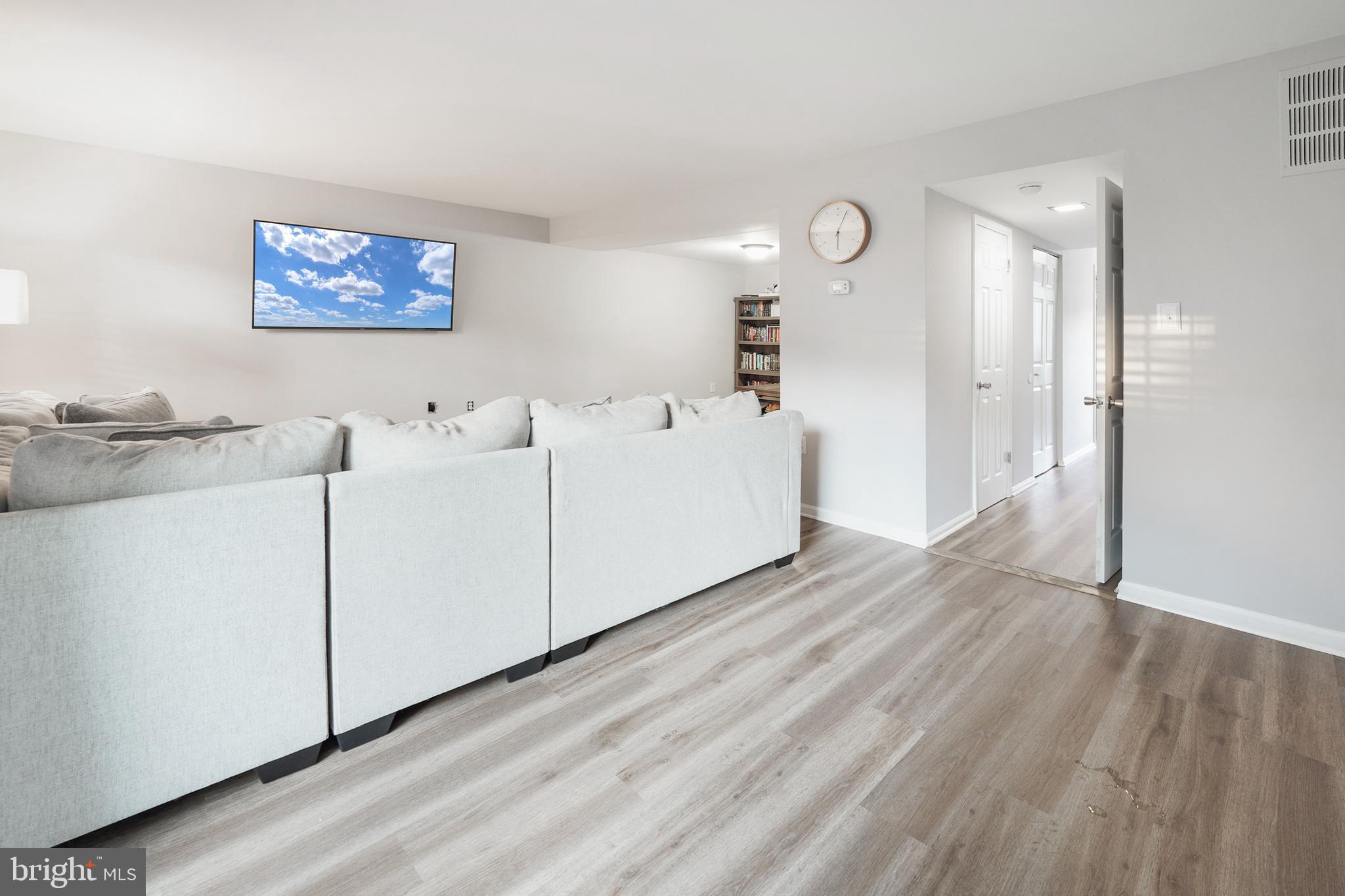 LAKE RIDGE - Residential Lease