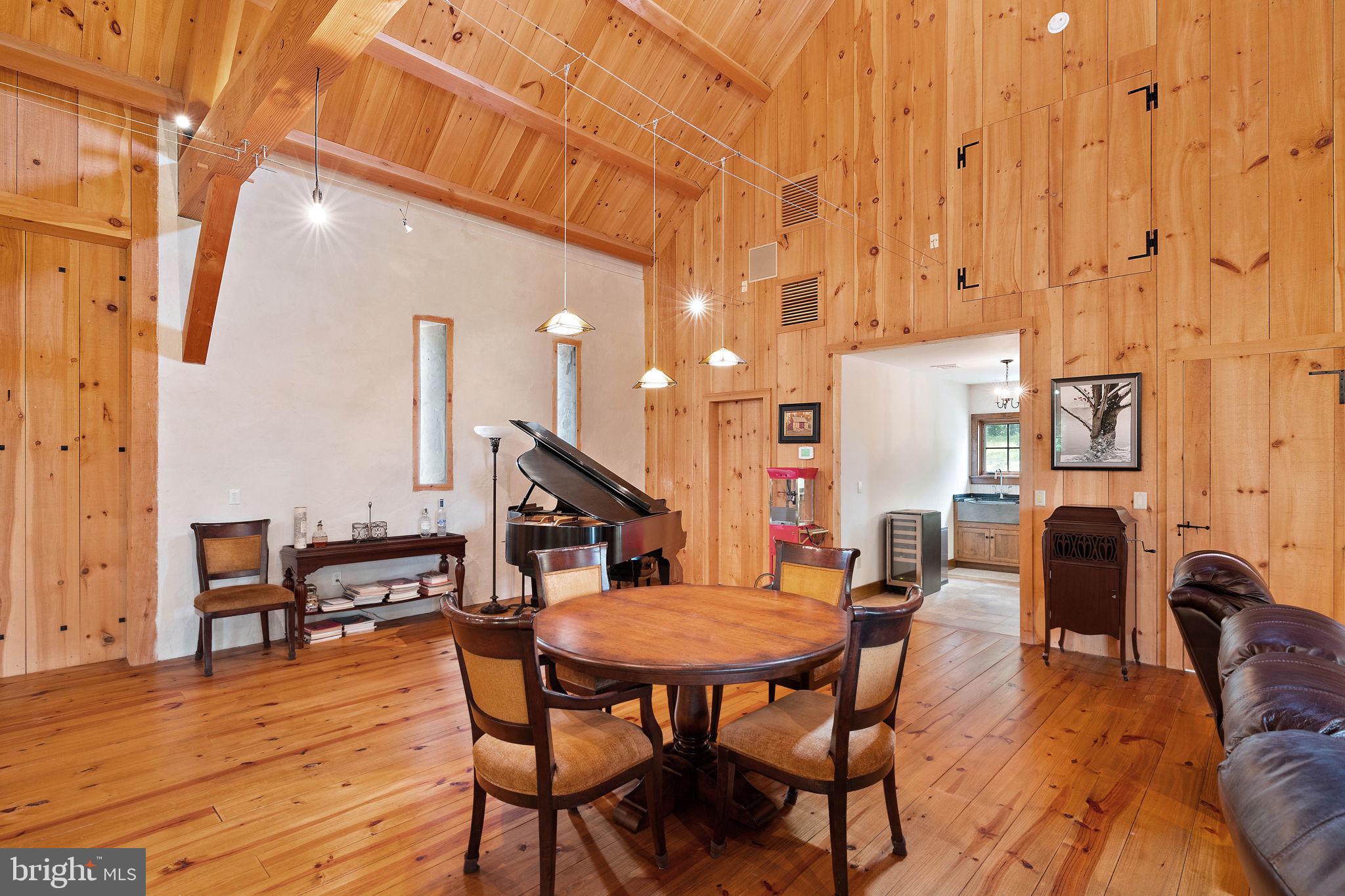 OLDEBULLTOWNVILLAGE - Land