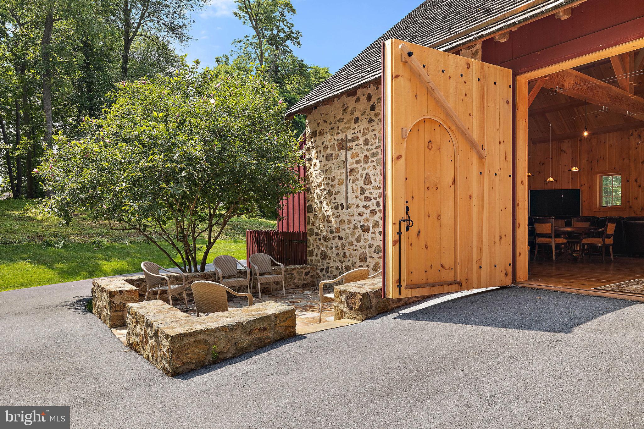 OLDEBULLTOWNVILLAGE - Land