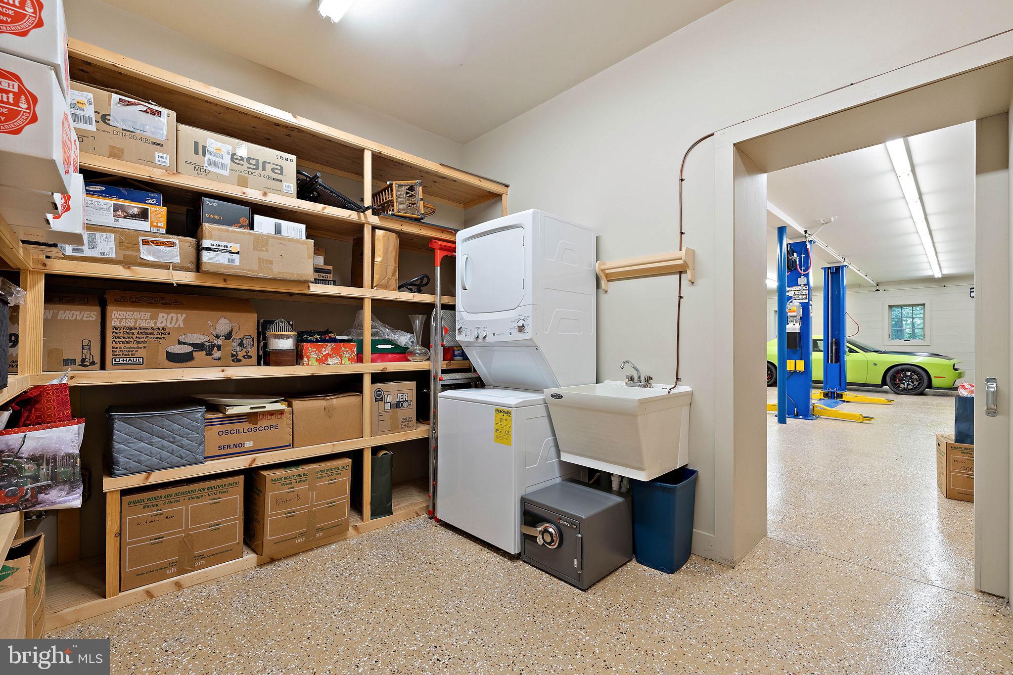 OLDEBULLTOWNVILLAGE - Land