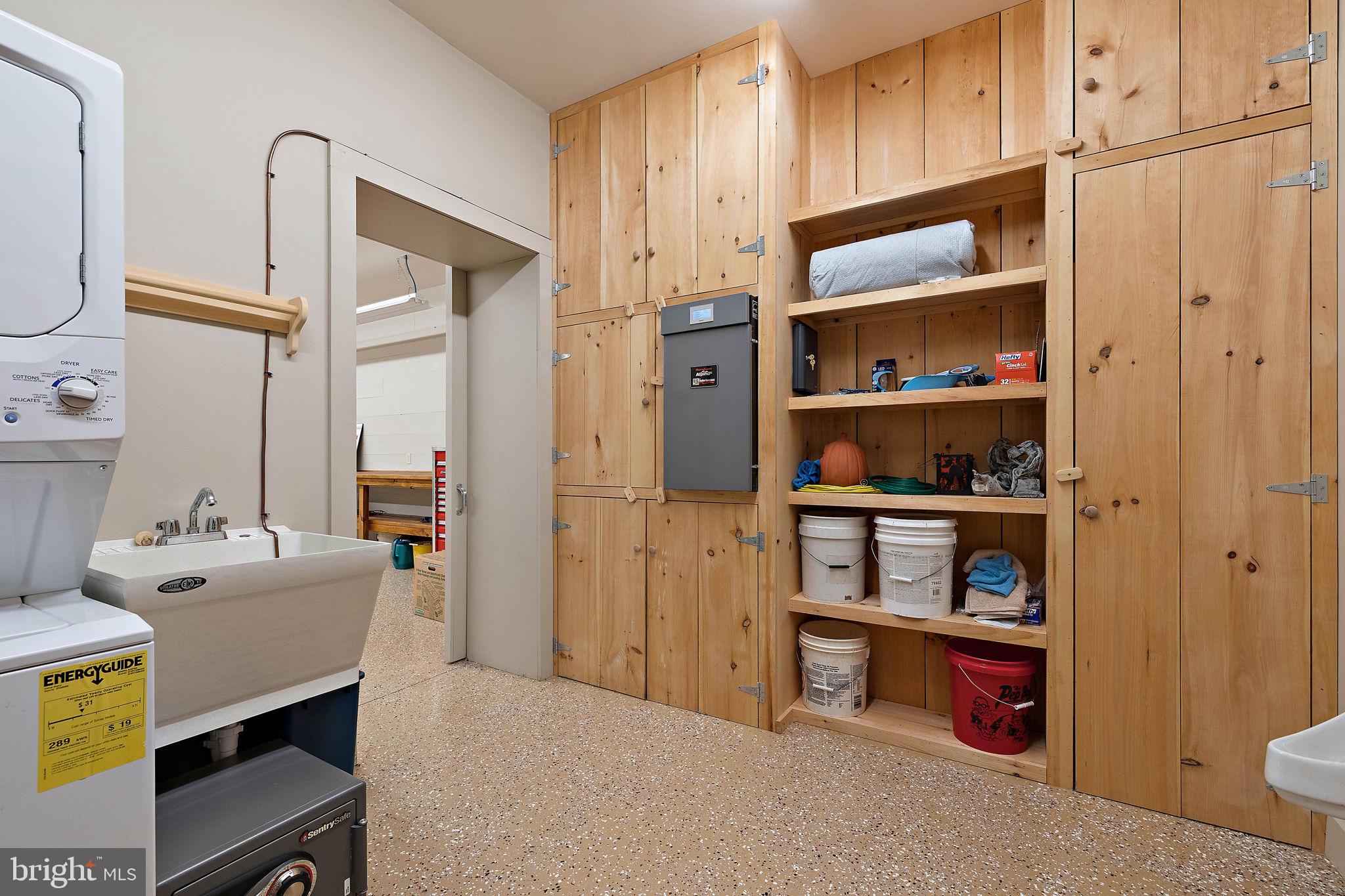 OLDEBULLTOWNVILLAGE - Land