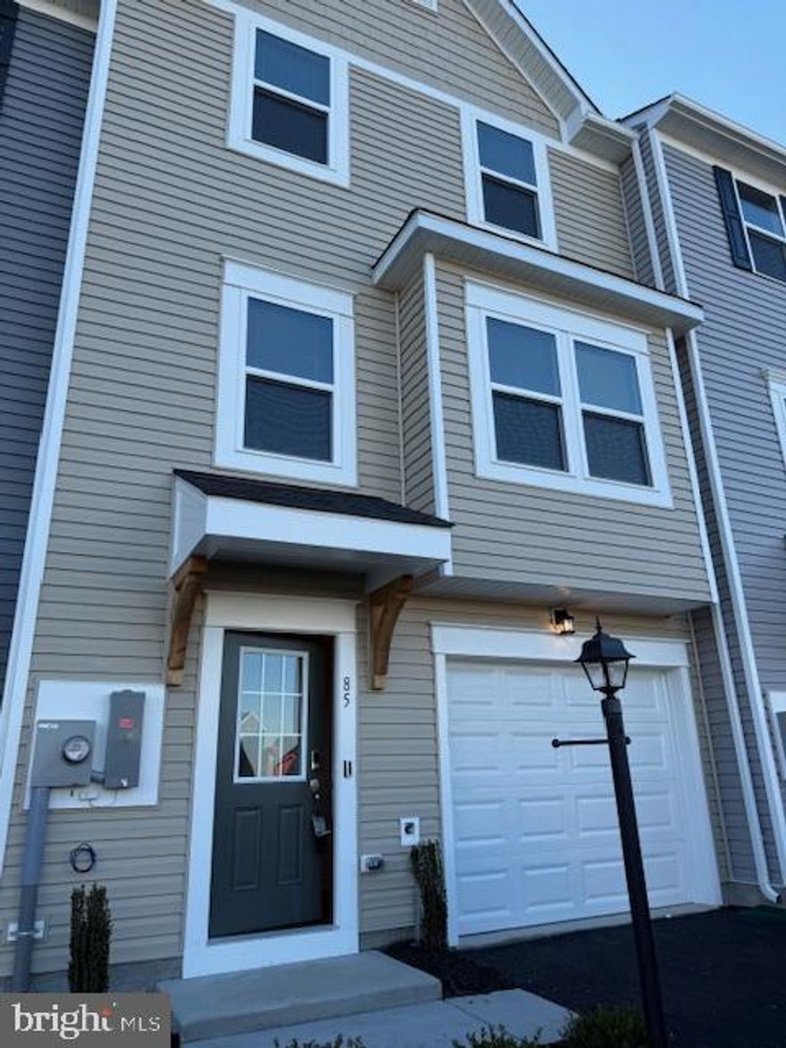 Welcome to this brand-new 2025 townhome in the sought-after South Brook community in Inwood. This St. Peter model is one of the largest floorplans offered, with 2,280 square feet, 4 bedrooms, 3.5 baths, and a 1-car front-entry garage—designed for comfortable, modern living.
Blinds and washer and dryer are already installed, making this home truly move-in ready. The exterior features great deck, backing to trees for privacy, along with a private driveway and nearby guest parking. Enhanced insulation and advanced framing provide energy efficiency and year-round comfort. Inside, you’ll find luxury vinyl plank flooring and upgraded carpet throughout.
Available December 13, 2025
The main level offers an open, inviting layout with stainless steel appliances, white shaker cabinets, quartz countertops, a large center island, breakfast nook, and generous pantry storage—perfect for both everyday living and entertaining.
Upstairs, the primary suite includes a walk-in closet and a private en-suite bath with modern finishes. Two additional bedrooms share a full hall bath, and laundry is conveniently located on the upper level.
The finished lower level includes a private bedroom and full bathroom, ideal for guests, a home office, workout space, or rec room.
renter’s insurance is required.