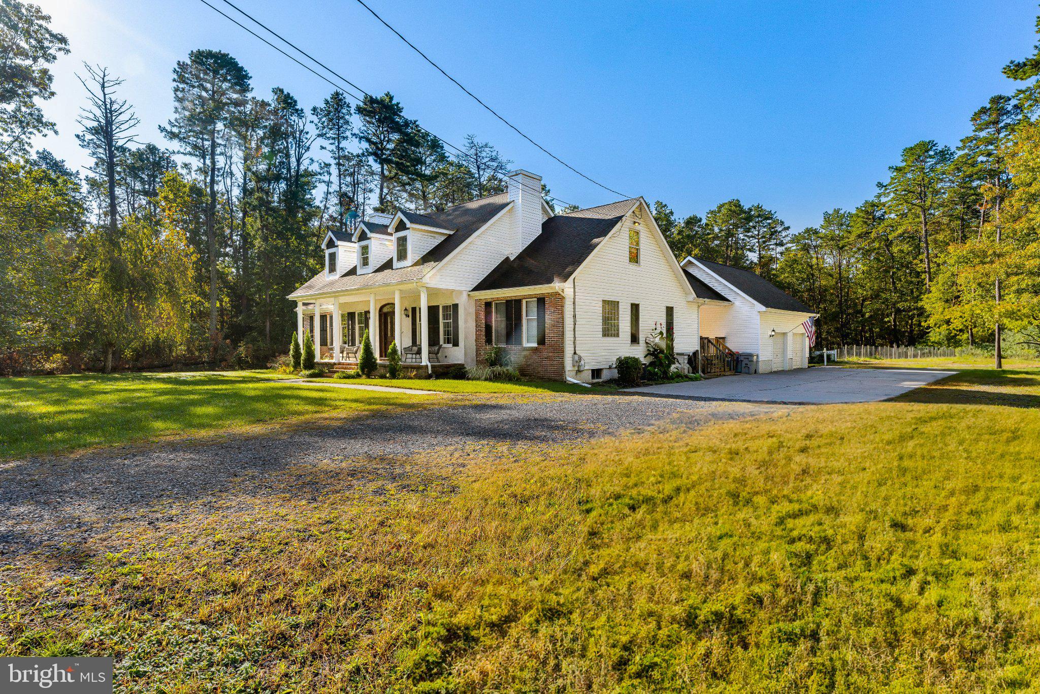 814 LIEBIG STREET W