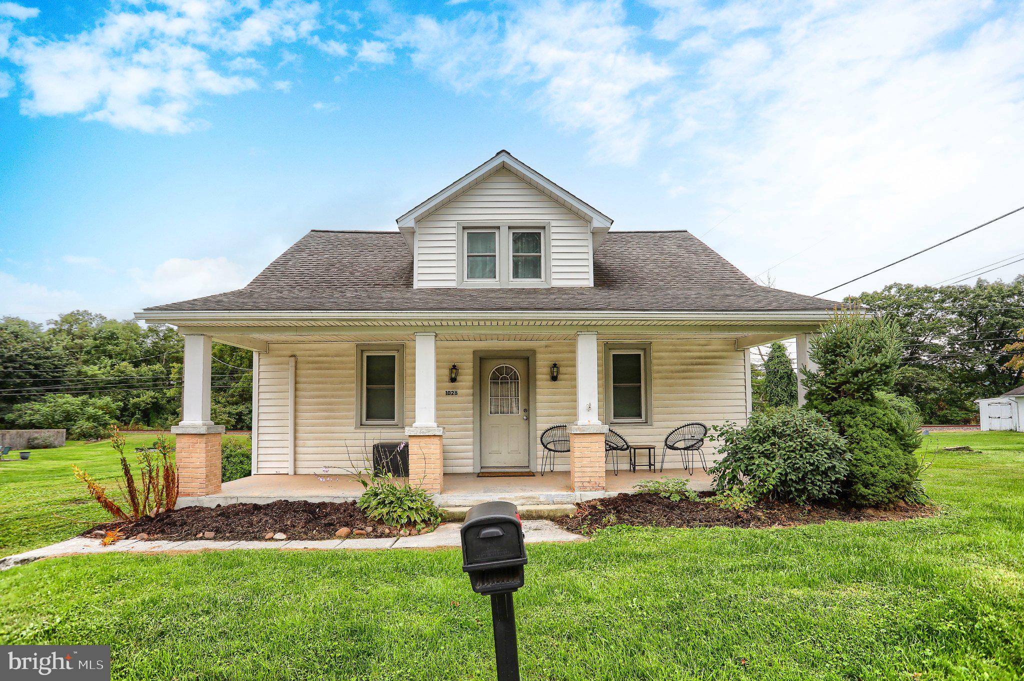 1028 N RIVER ROAD