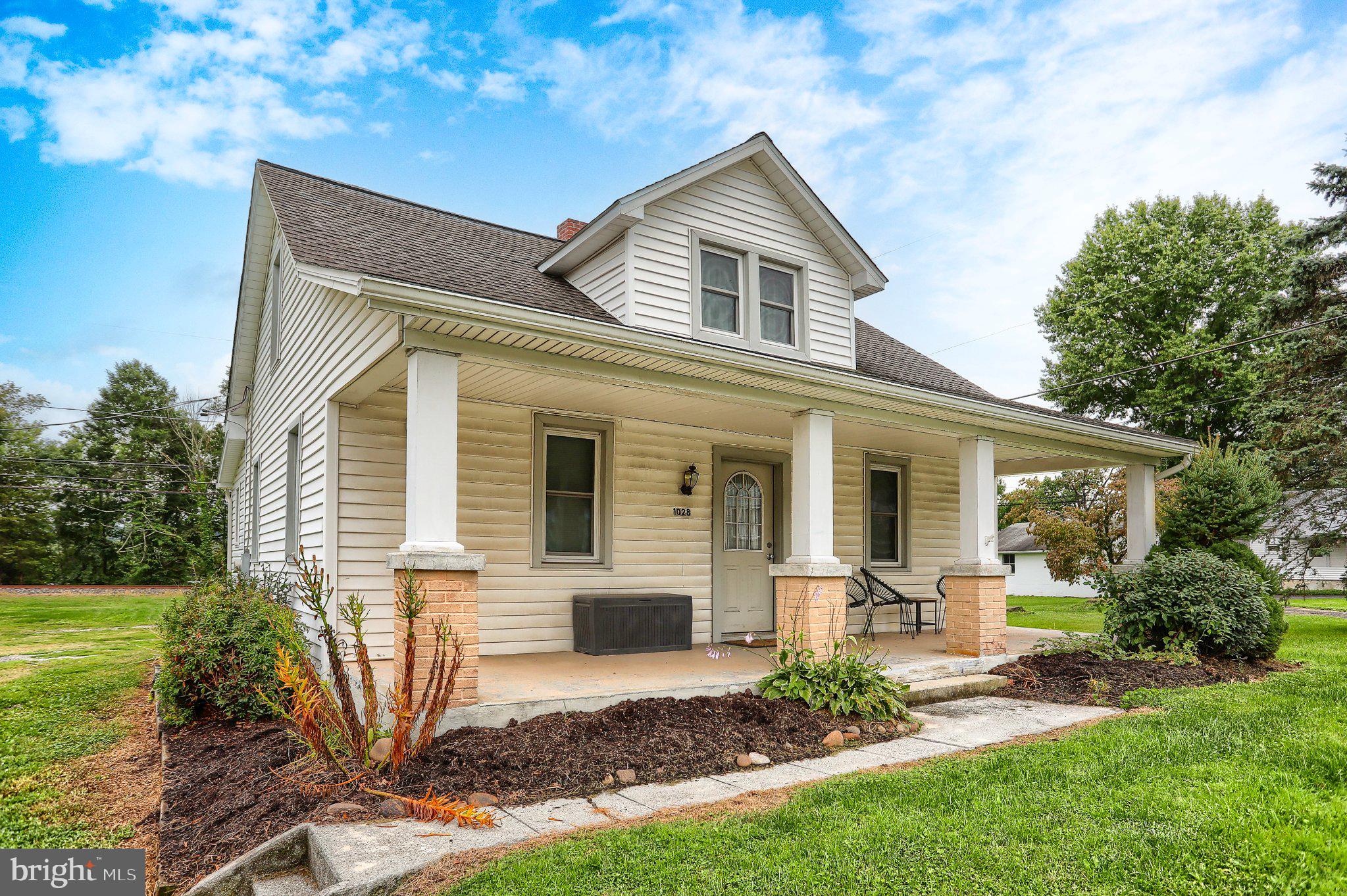 1028 N RIVER ROAD