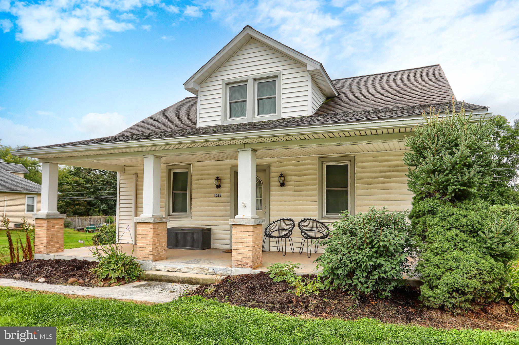 1028 N RIVER ROAD