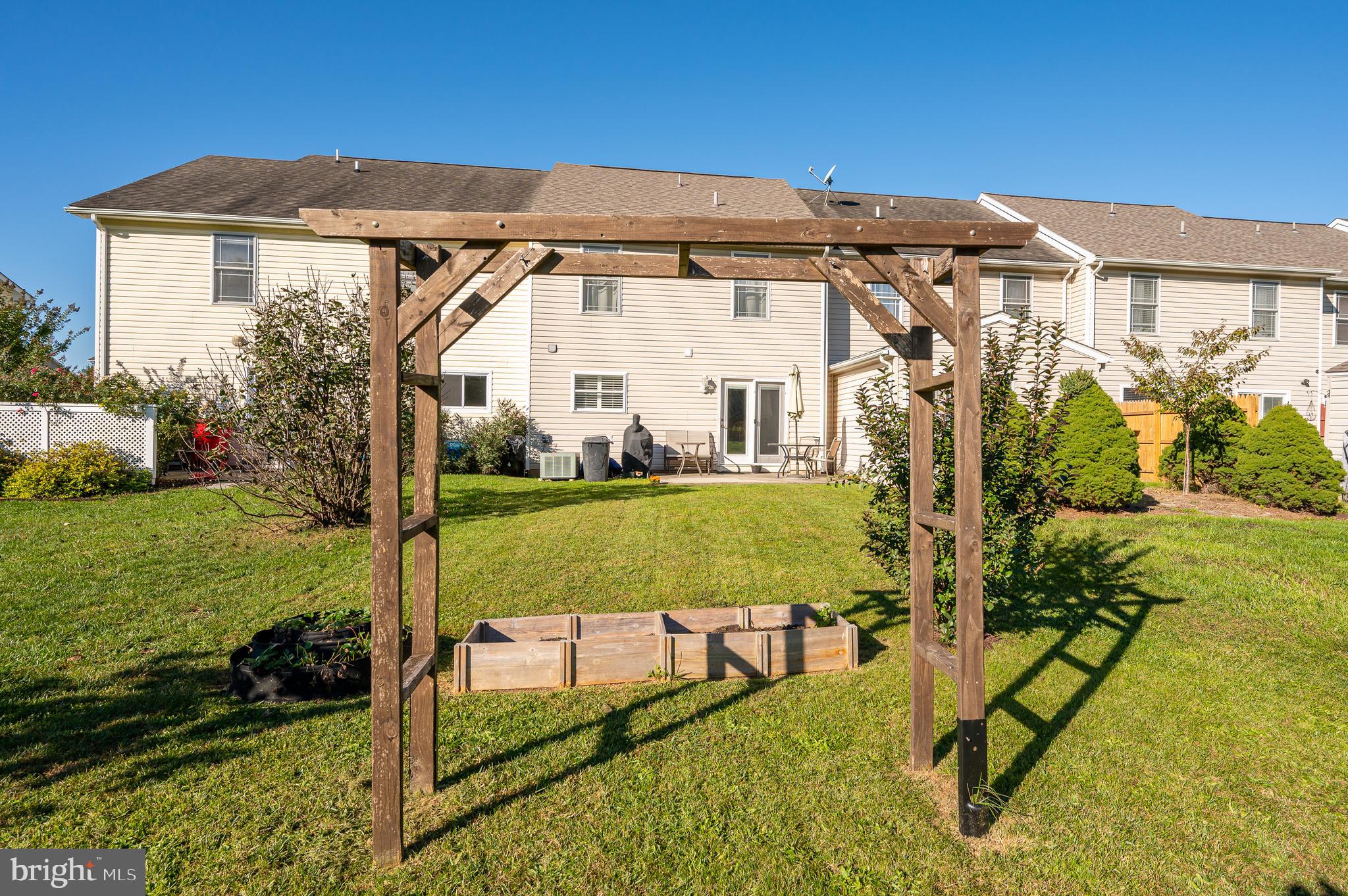 LOCUST HILL - Residential