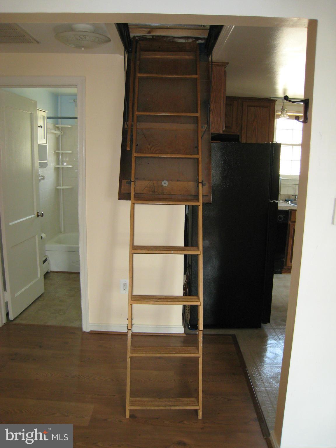 MT HEBRON PARK - Residential Lease