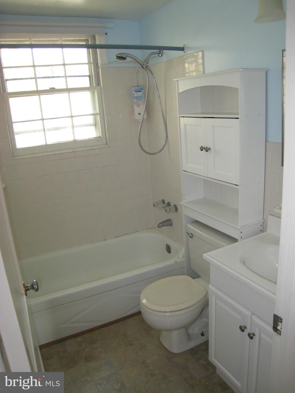 MT HEBRON PARK - Residential Lease