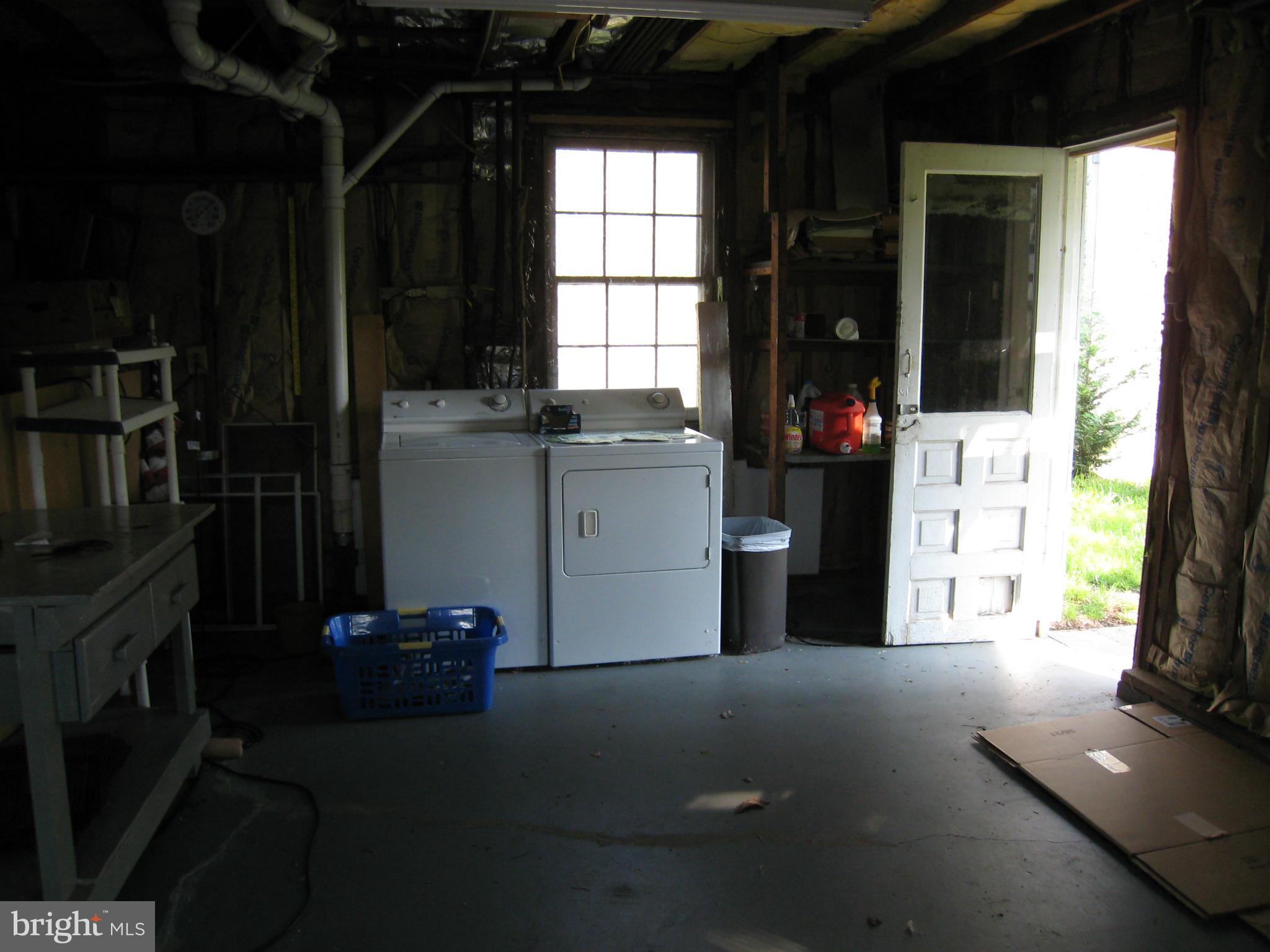 MT HEBRON PARK - Residential Lease