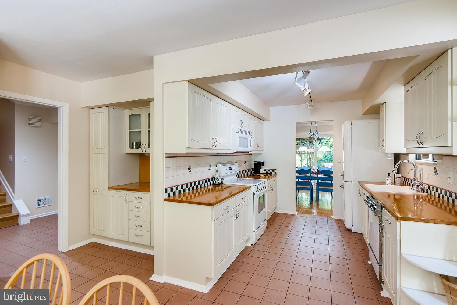 SUNNYBROOK FARMS - Residential