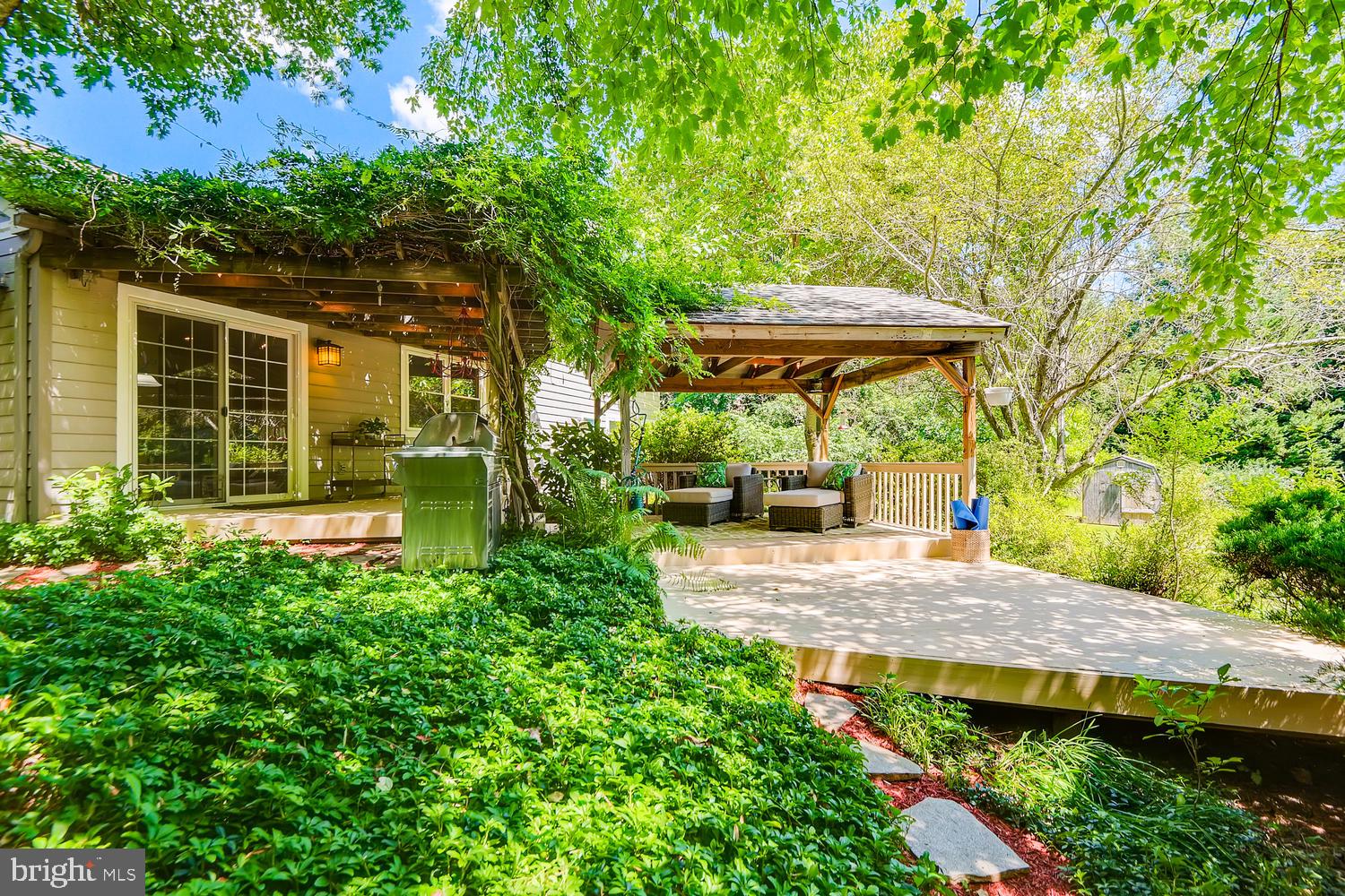 SUNNYBROOK FARMS - Residential