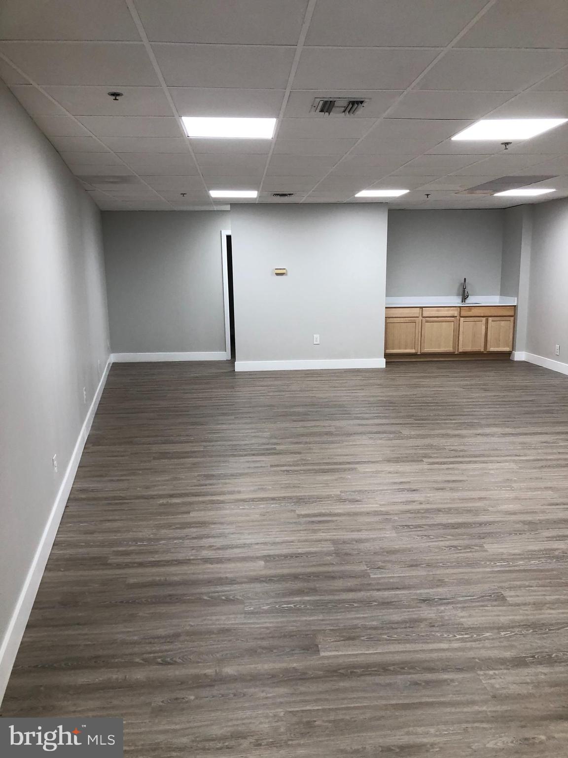 VALLEY FORGE TOWER - Commercial Lease