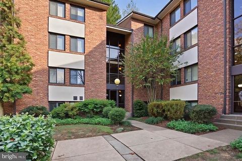 Photo of 1552 Northgate Square #12B, RESTON, VA 20190 (MLS # VAFX2311630)