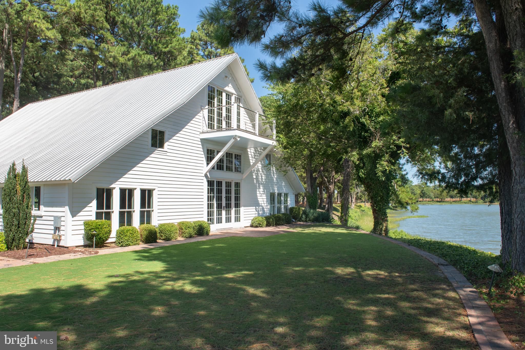 NORTHAMPTON - Residential