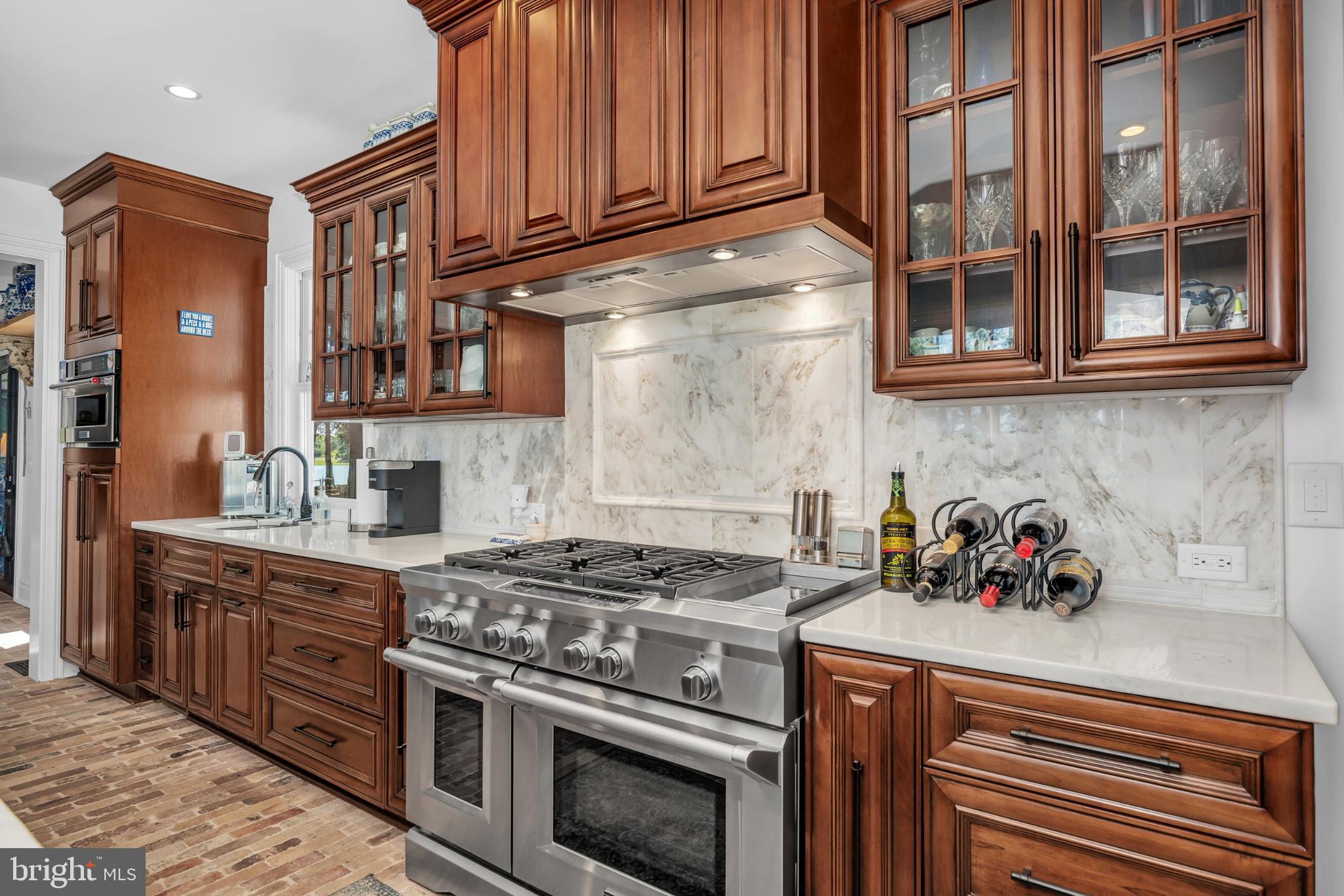 NORTHAMPTON - Residential