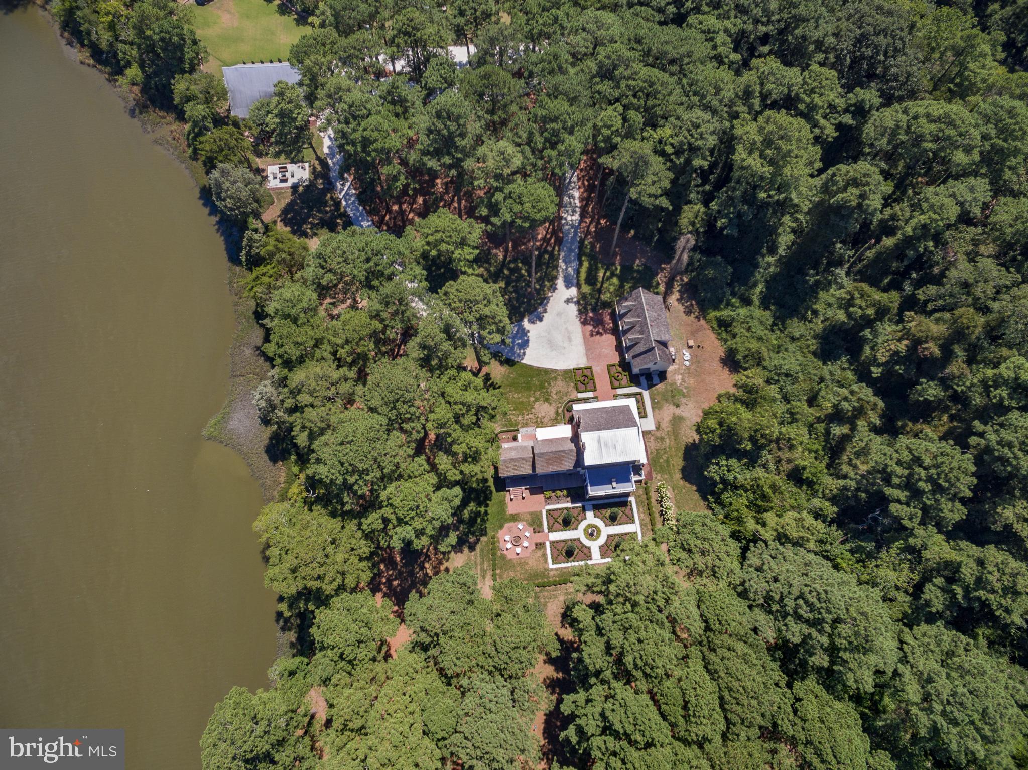 NORTHAMPTON - Residential