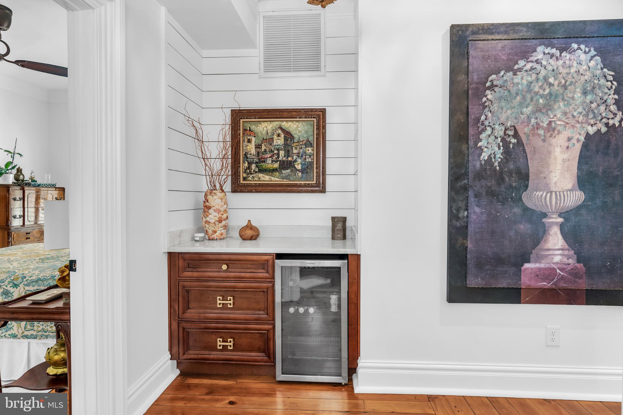 NORTHAMPTON - Residential