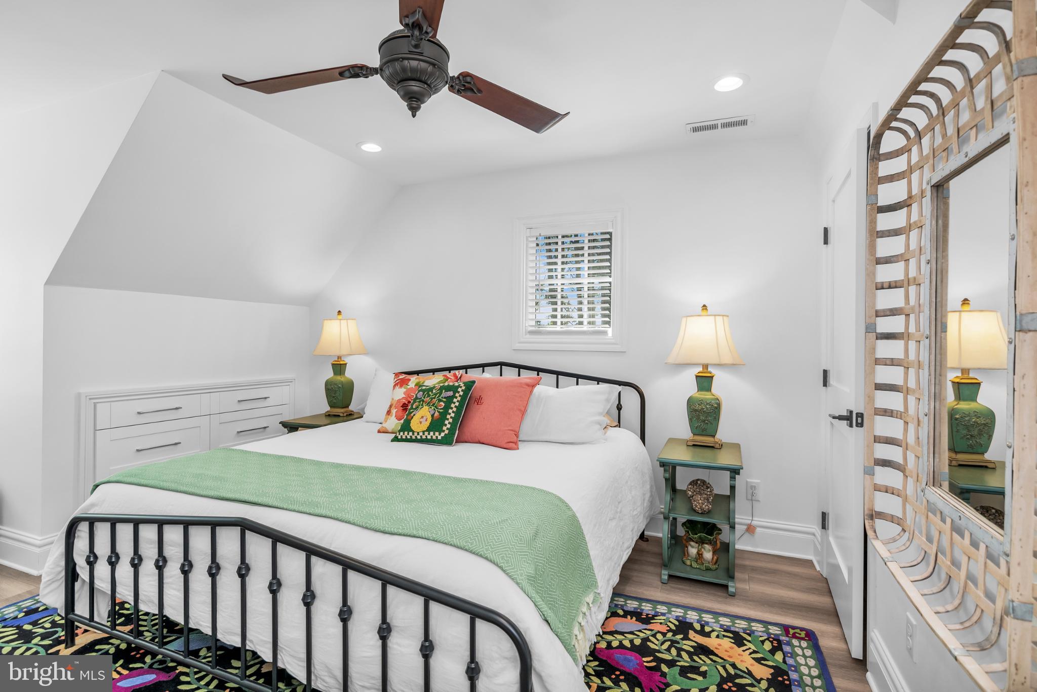 NORTHAMPTON - Residential