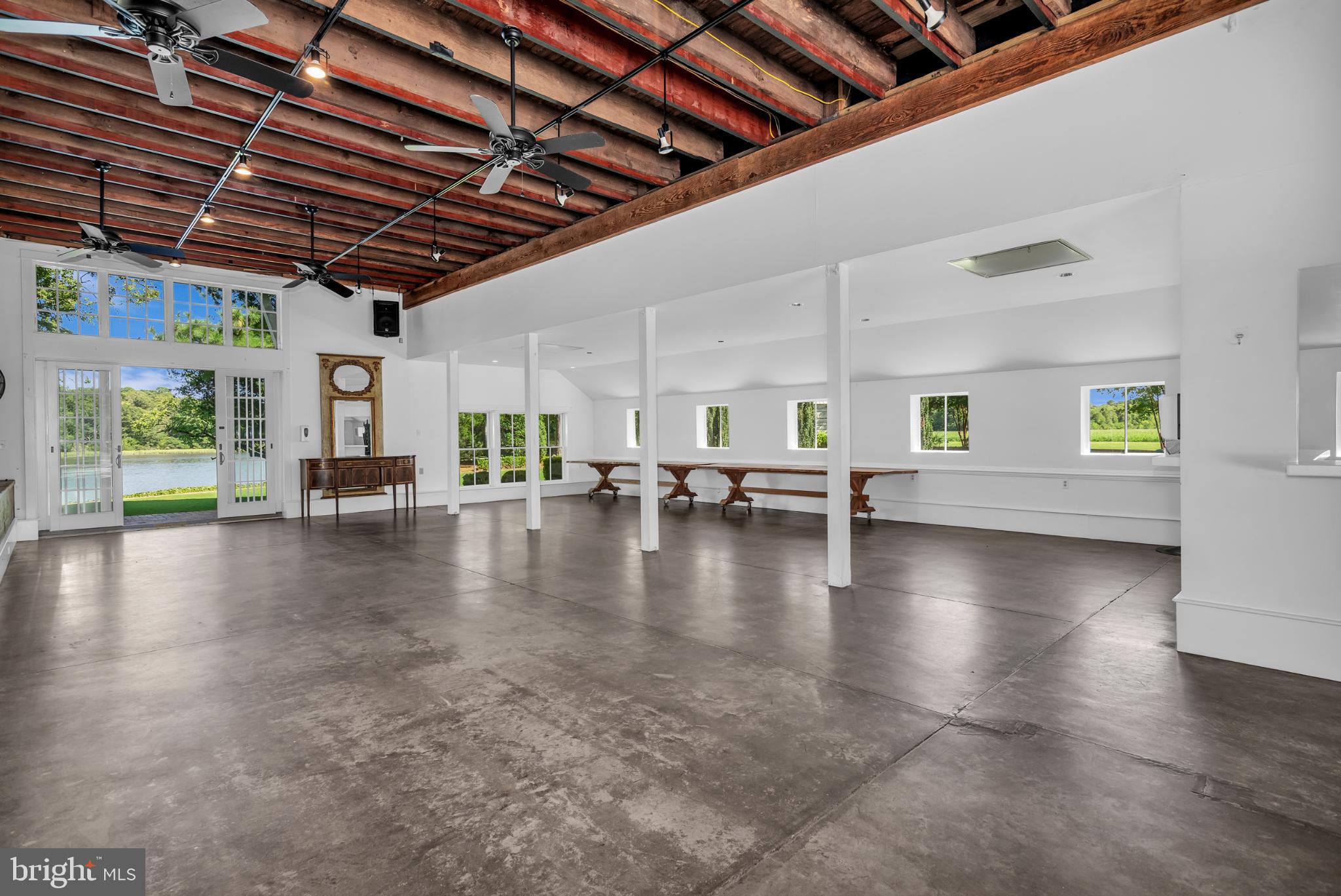 NORTHAMPTON - Residential