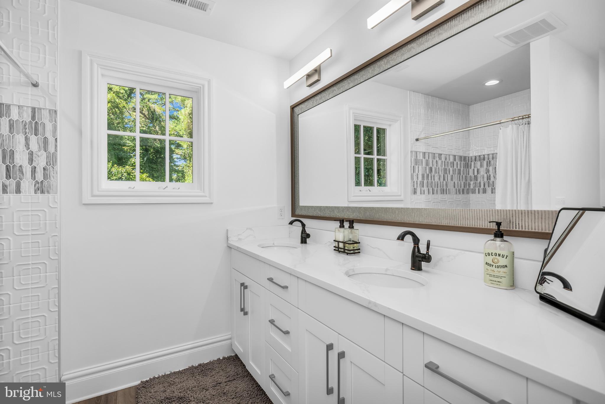 NORTHAMPTON - Residential