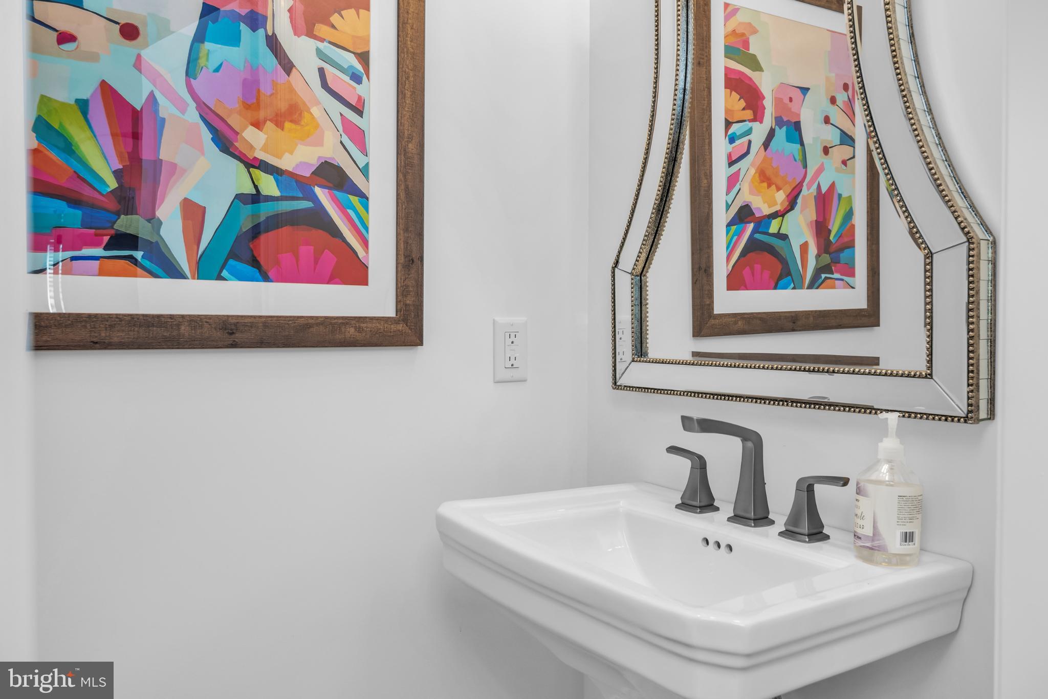 NORTHAMPTON - Residential