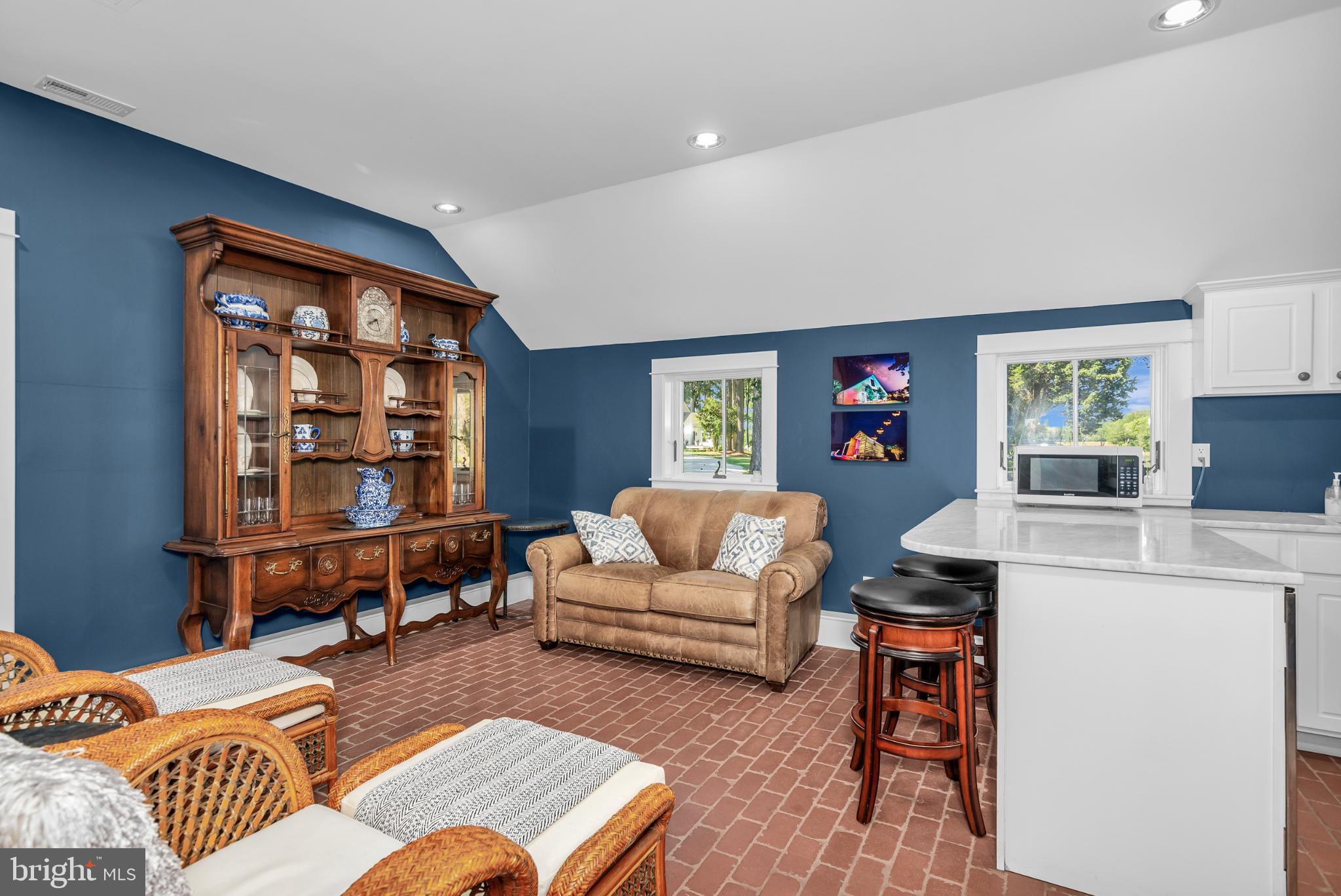 NORTHAMPTON - Residential