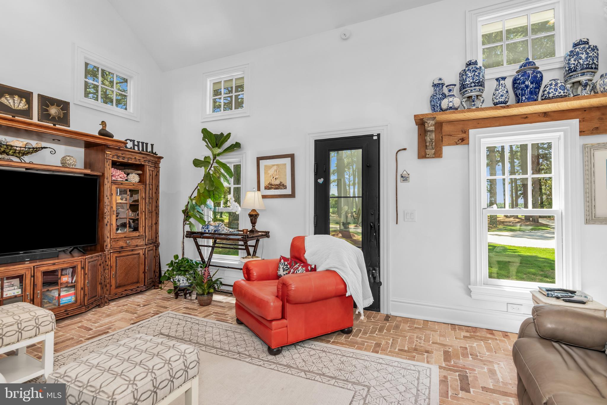 NORTHAMPTON - Residential