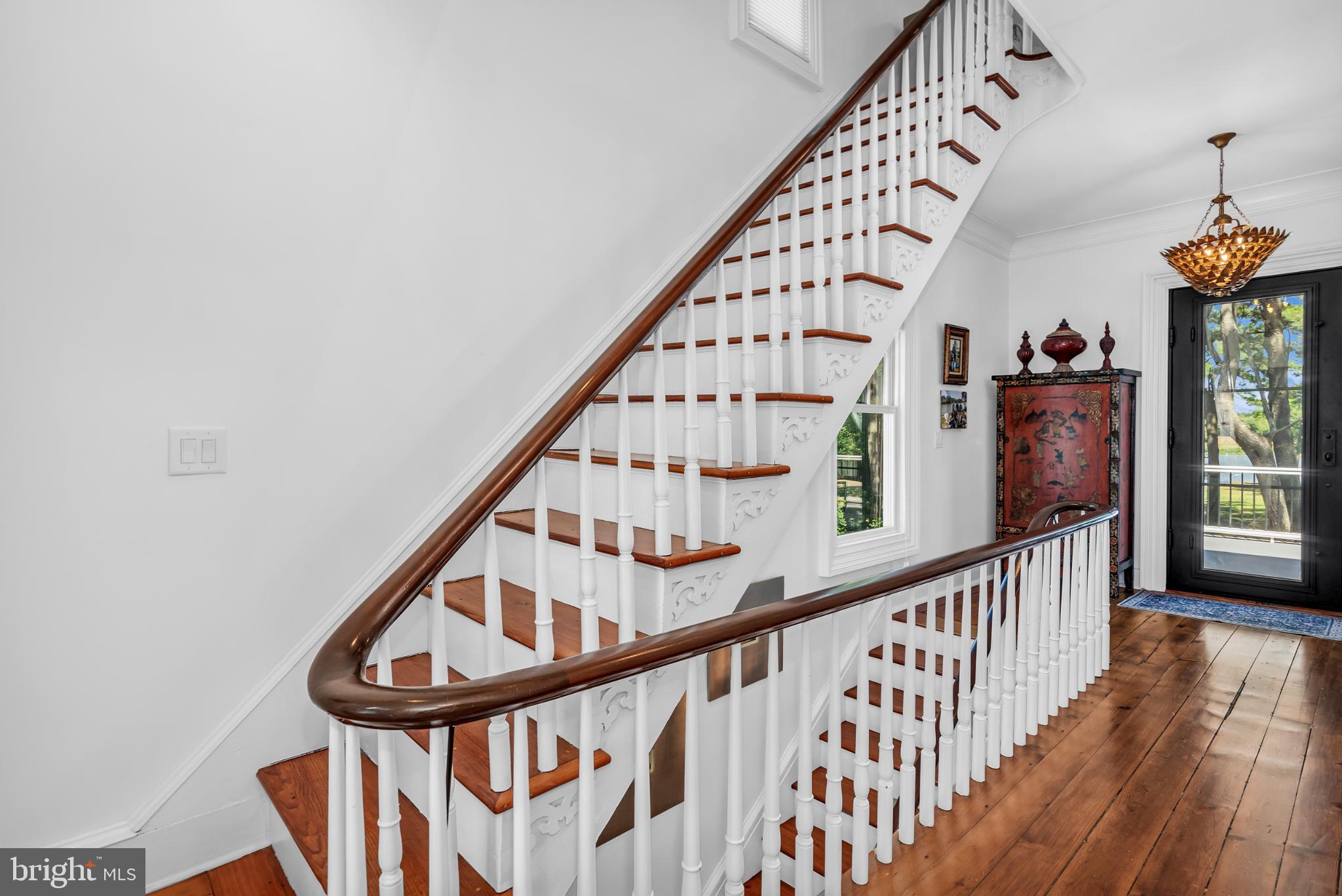 NORTHAMPTON - Residential