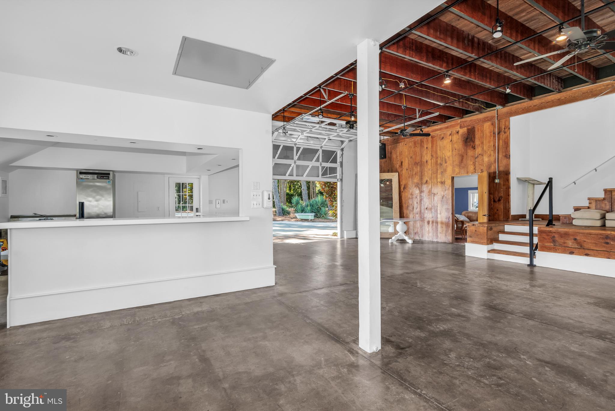 NORTHAMPTON - Residential