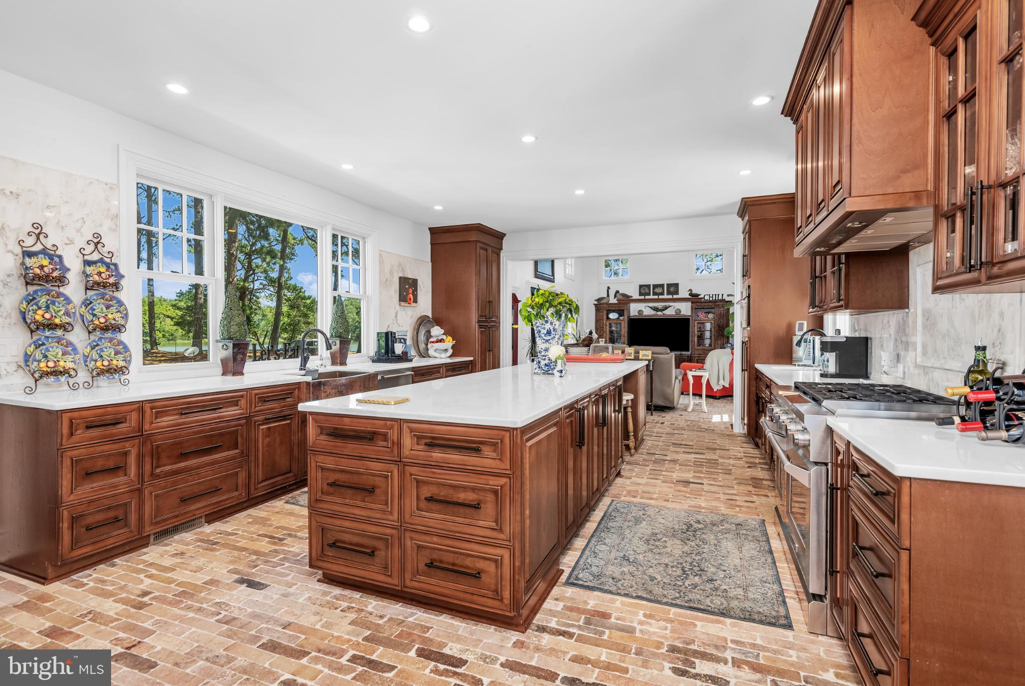 NORTHAMPTON - Residential