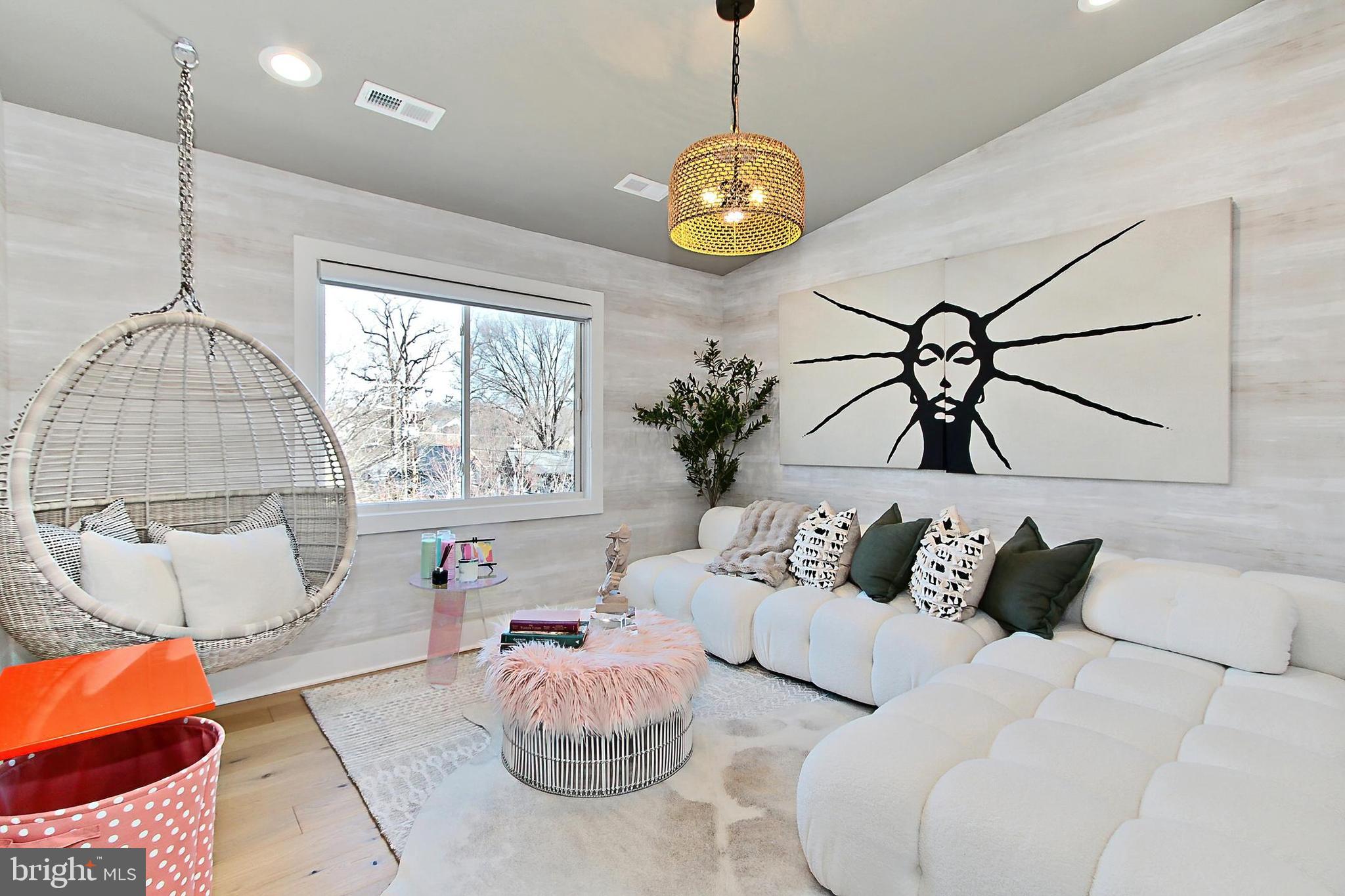 WAYCROFT - WOODLAWN - Residential