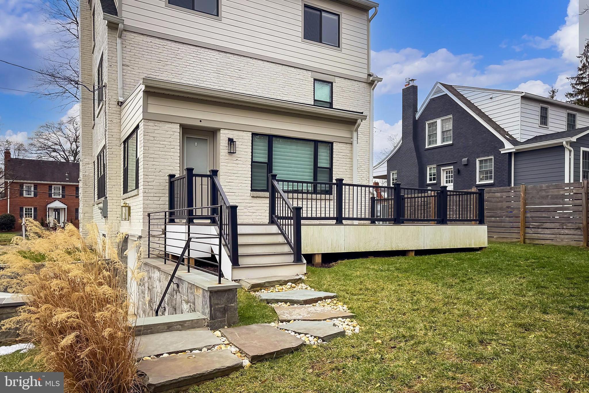 WAYCROFT - WOODLAWN - Residential