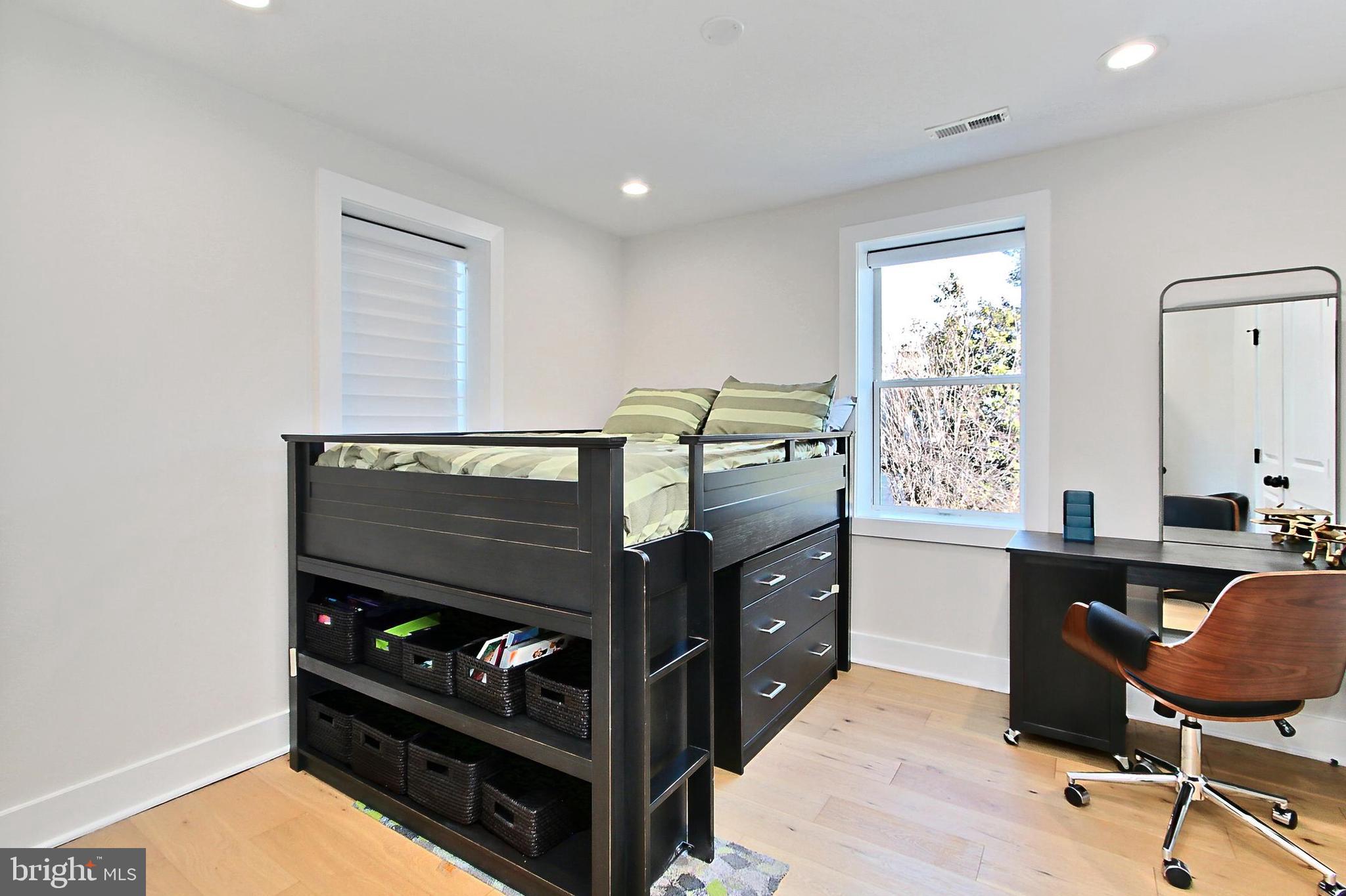 WAYCROFT - WOODLAWN - Residential