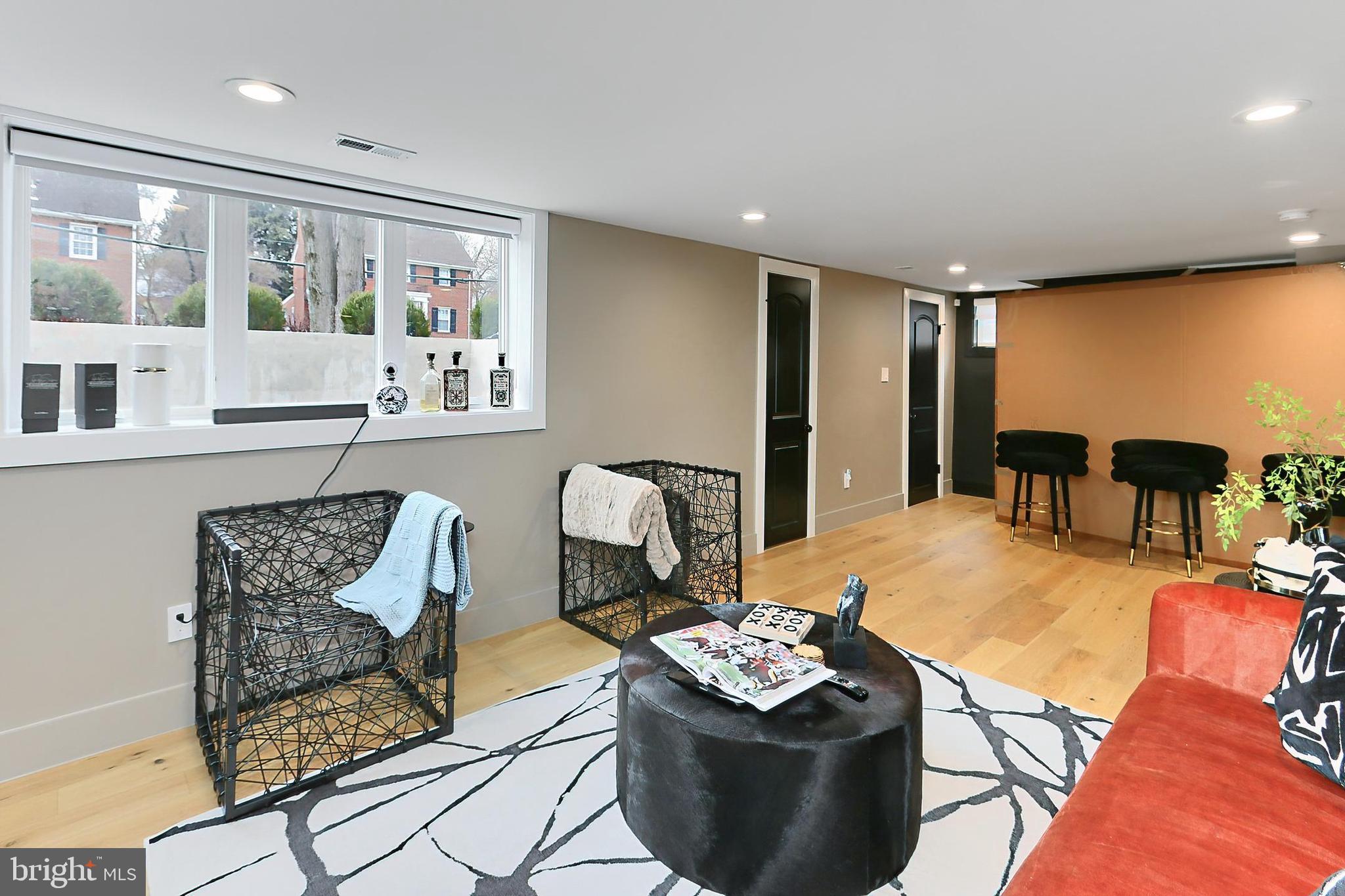 WAYCROFT - WOODLAWN - Residential