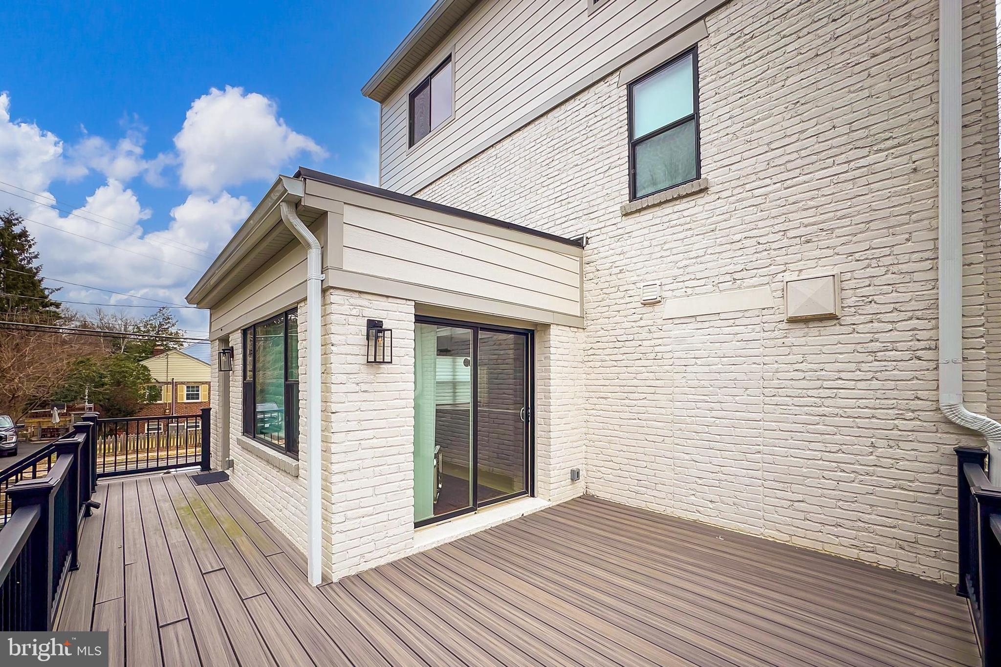 WAYCROFT - WOODLAWN - Residential